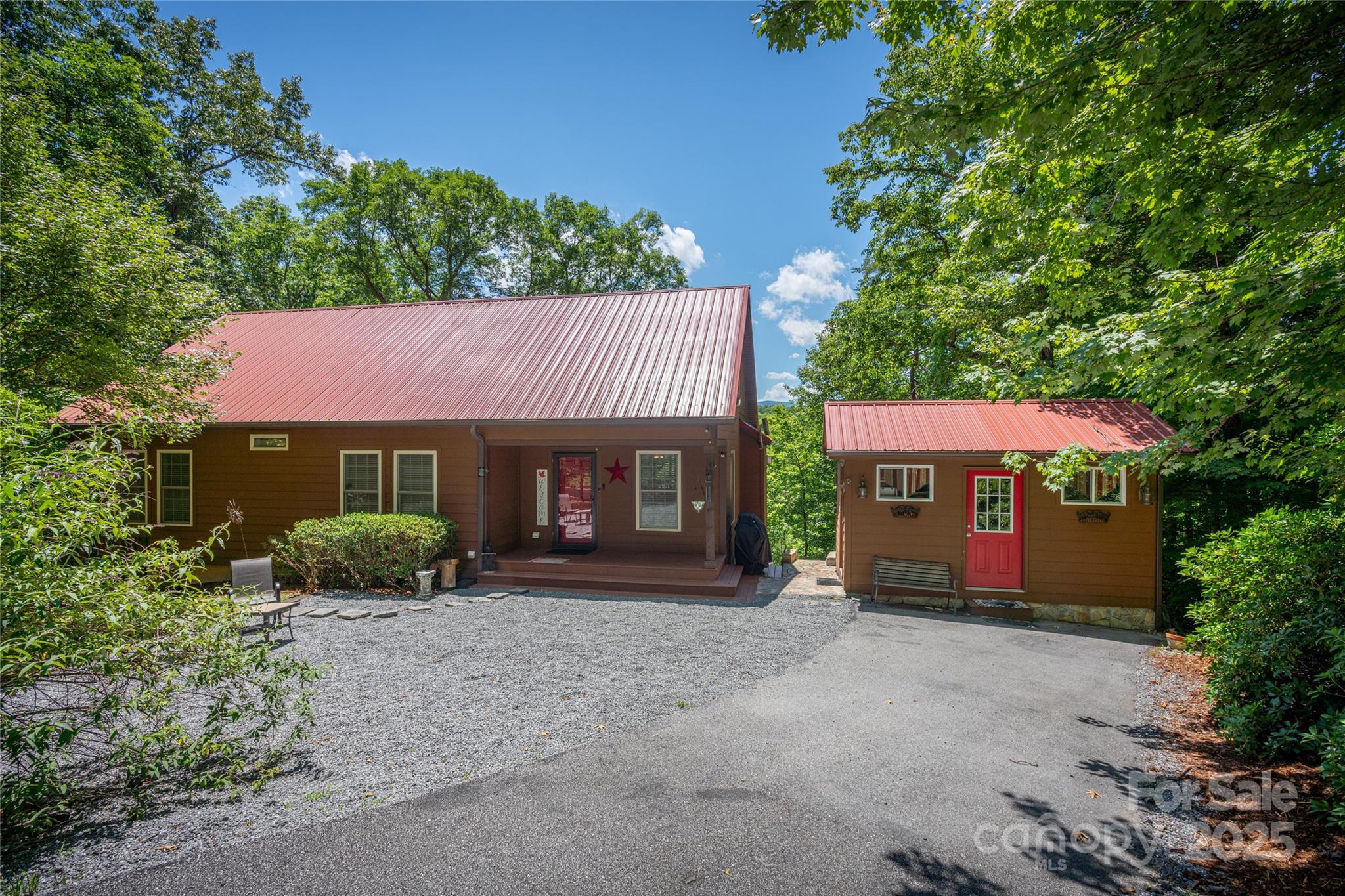 135 Grouse Street Property Photo