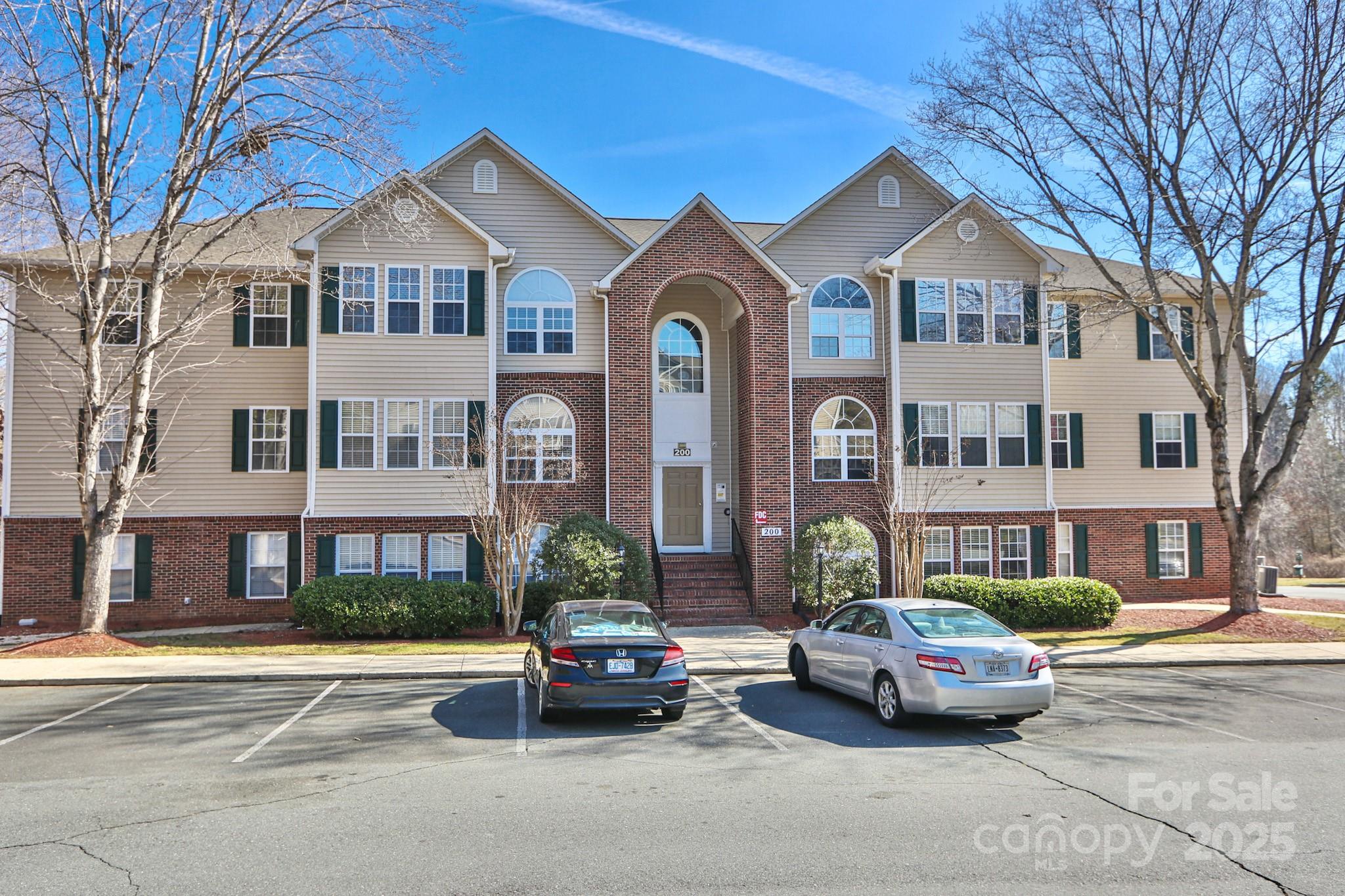 233 Mill Pond Drive Property Photo