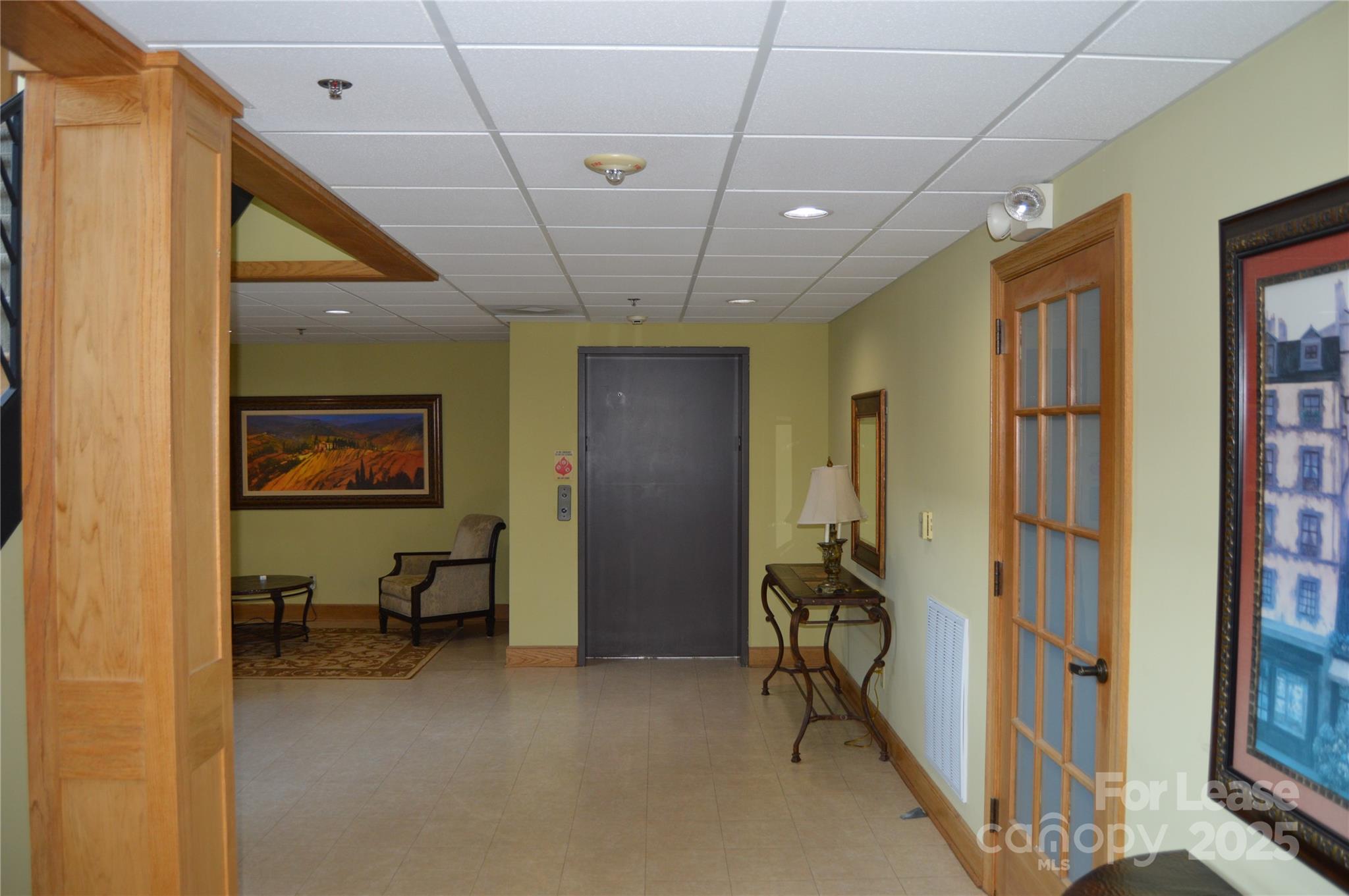 114 N Center Street 300 Property Photo 8