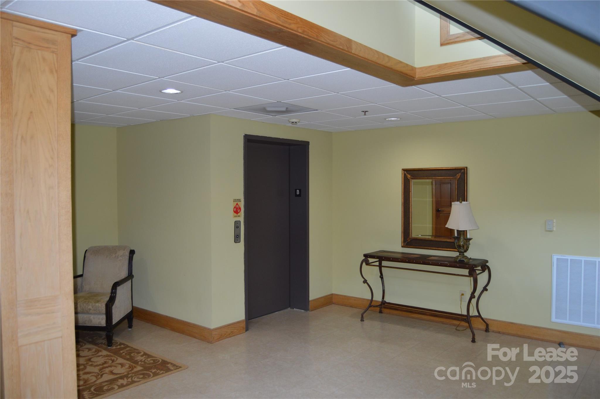 114 N Center Street 300 Property Photo 10