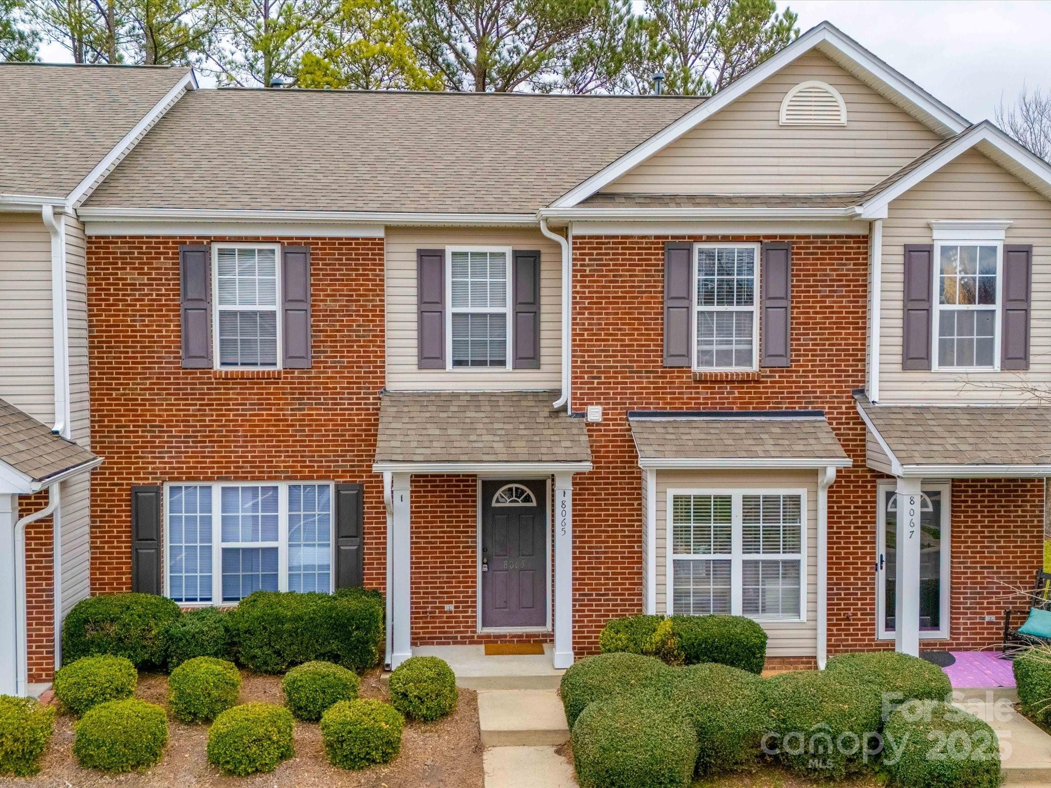 8065 Stoneham Court Property Photo