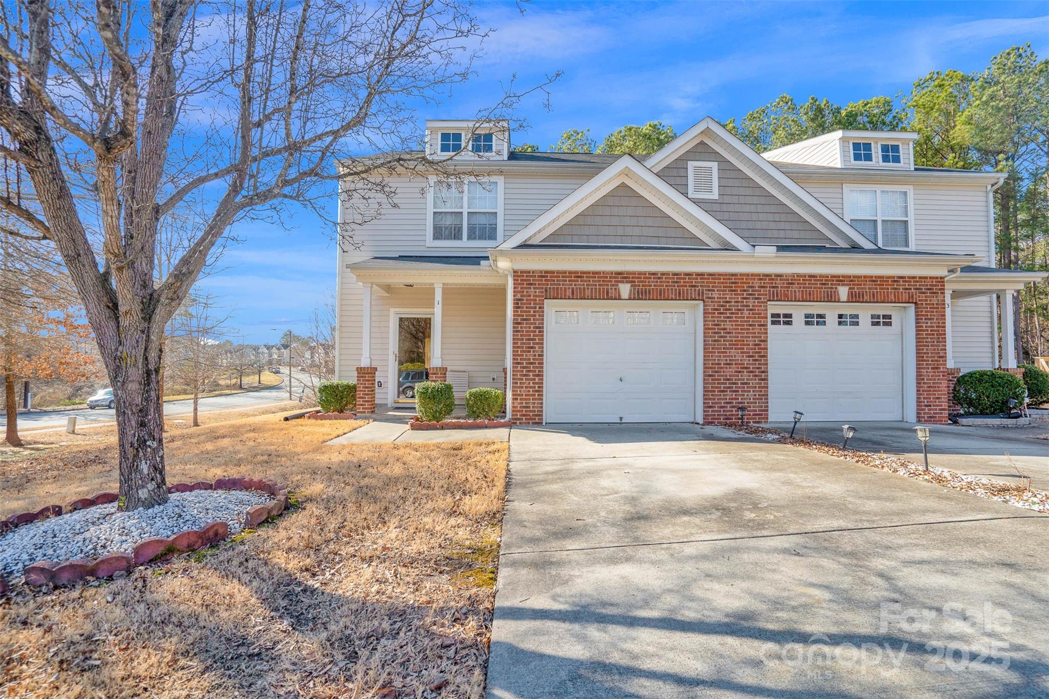 1 Red Feather Court Property Photo