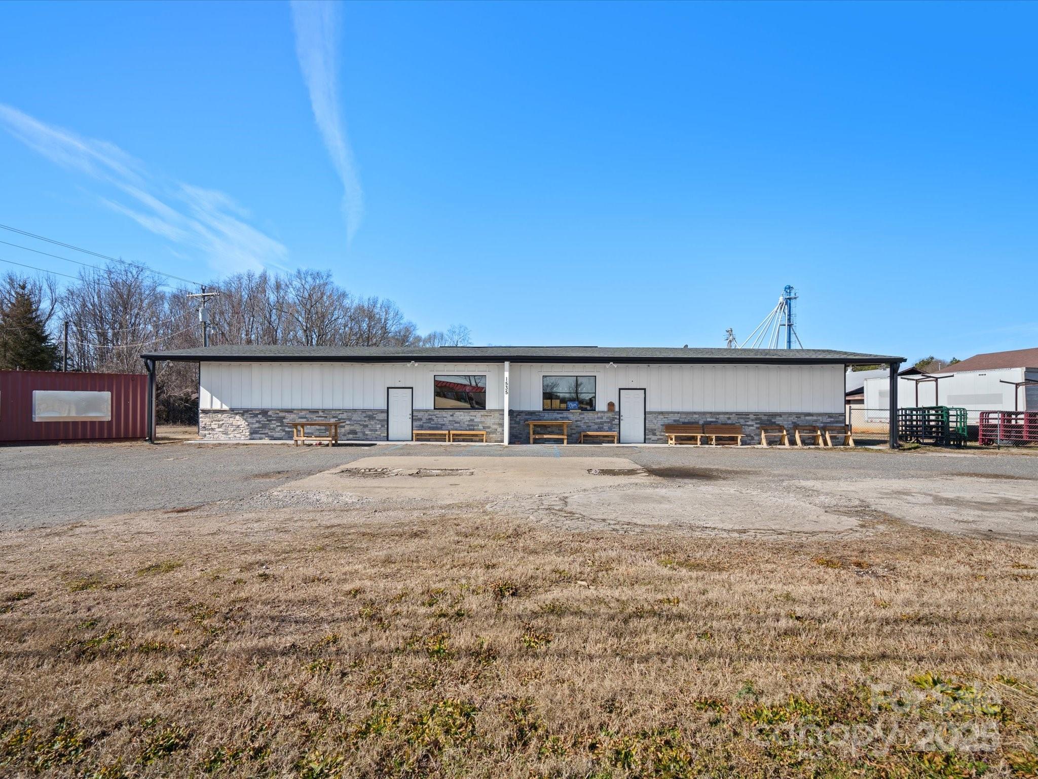 1535 Filbert Highway Property Photo 2
