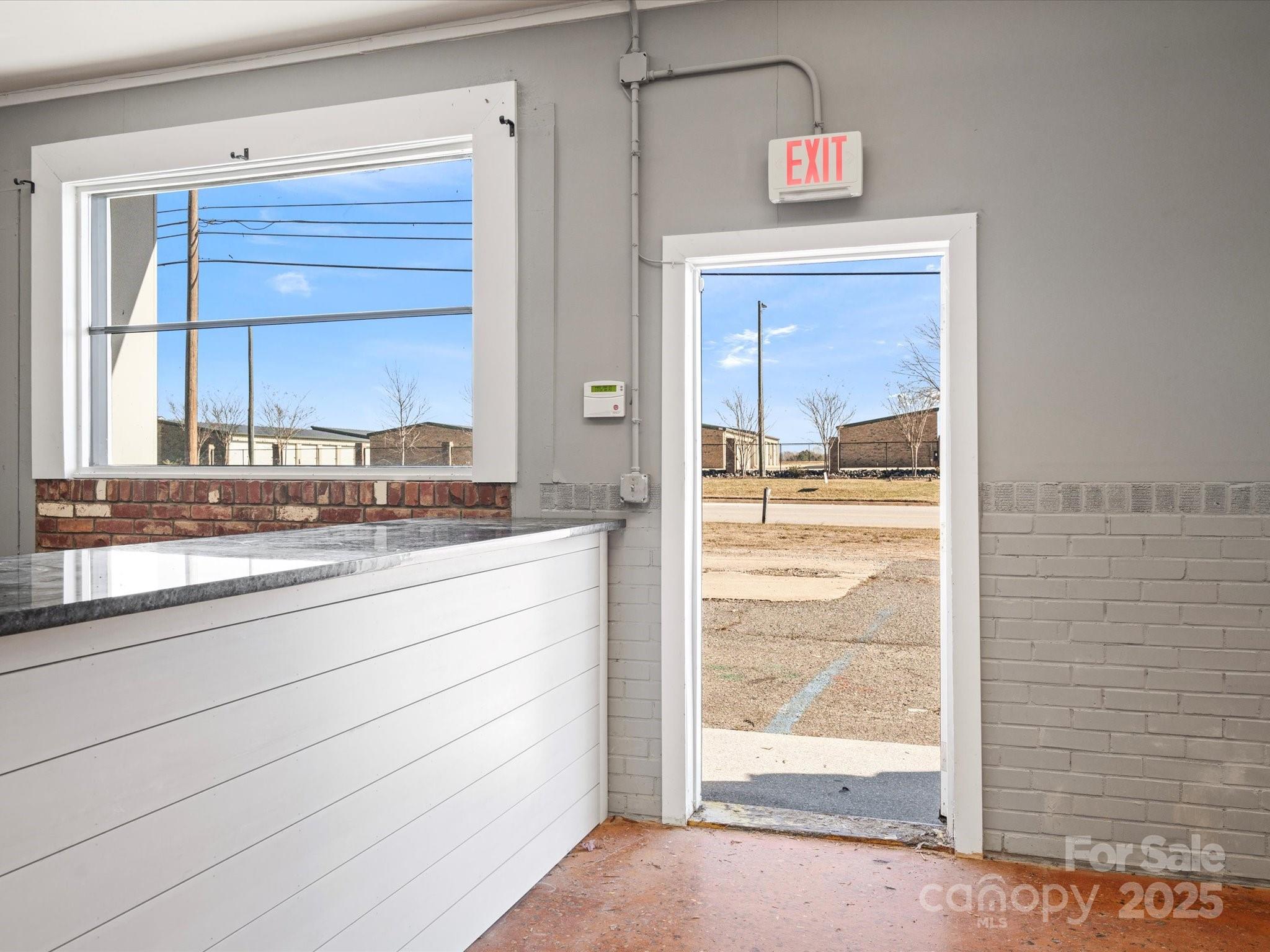 1535 Filbert Highway Property Photo 8