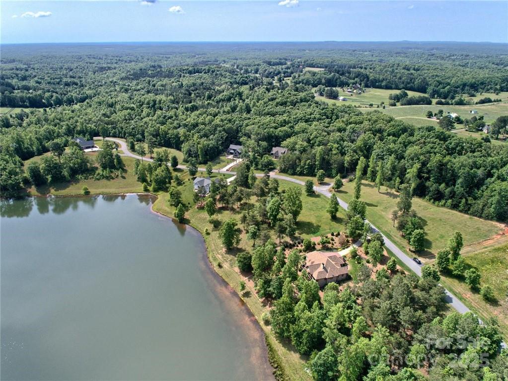 000 Mapleton Lane 6 Property Photo 15