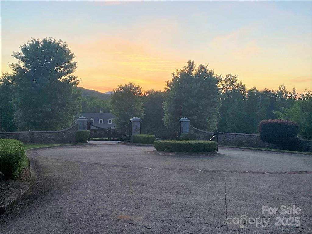 000 Mapleton Lane 6 Property Photo 23