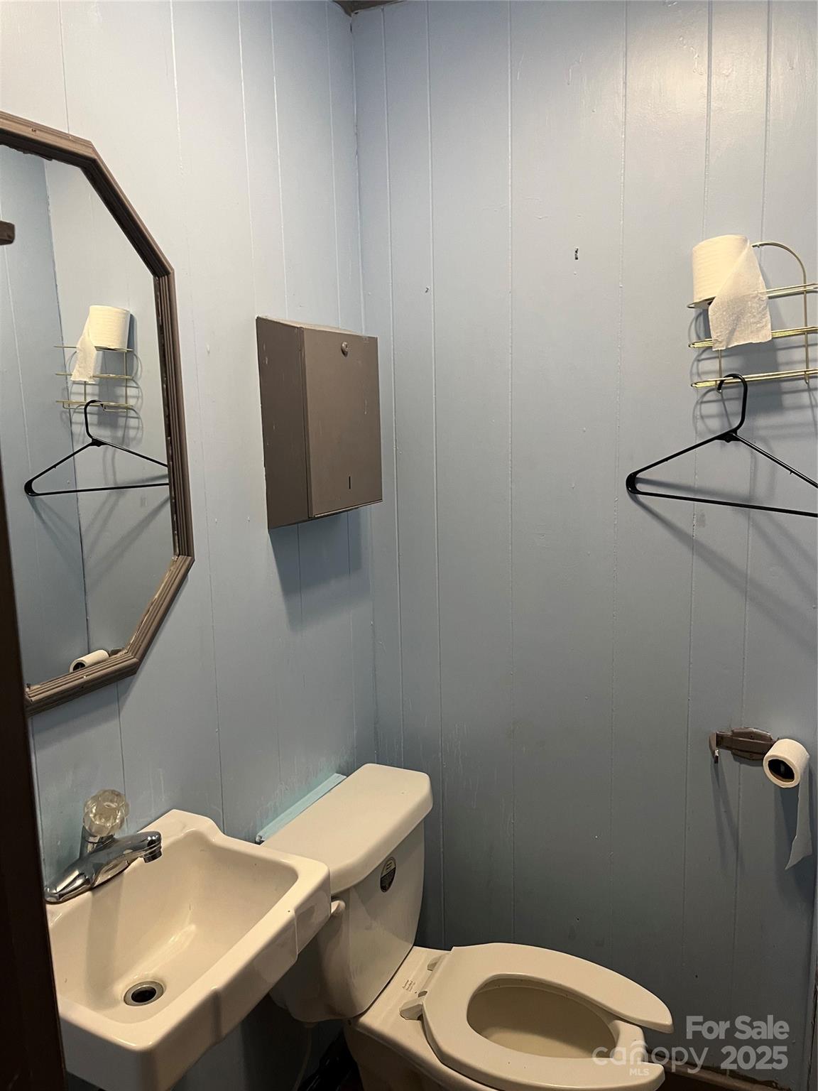 1602 Harper Avenue Property Photo 3