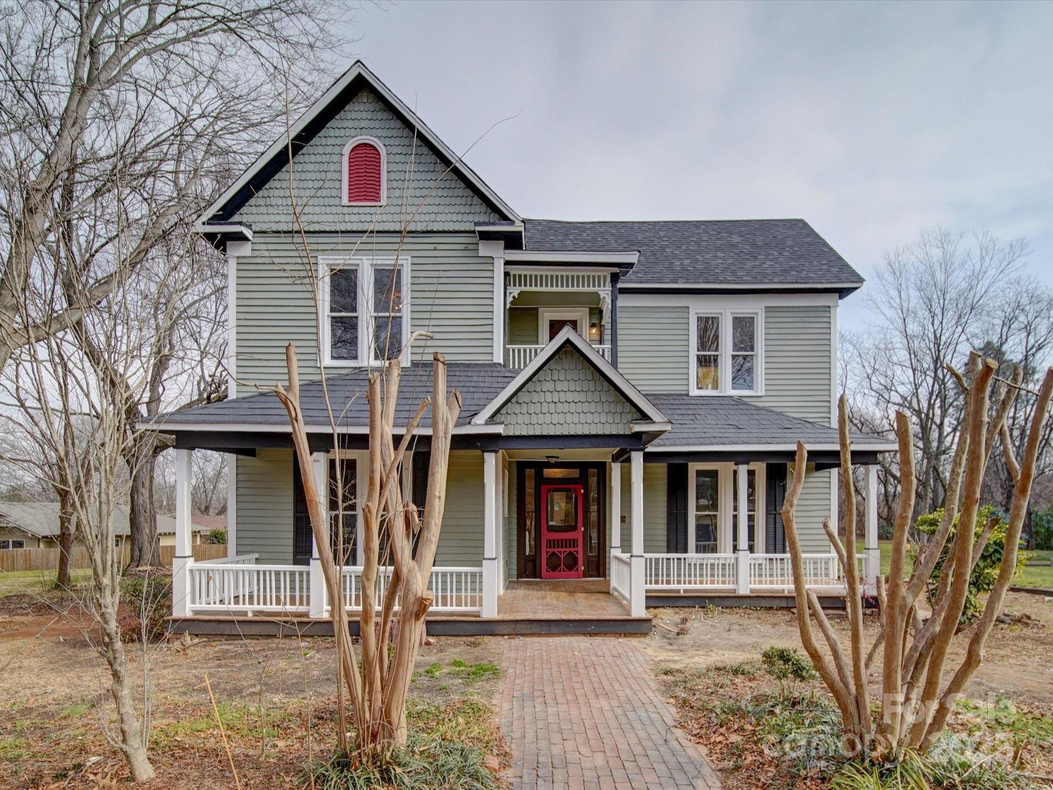 613 S Mulberry Street Property Photo 1