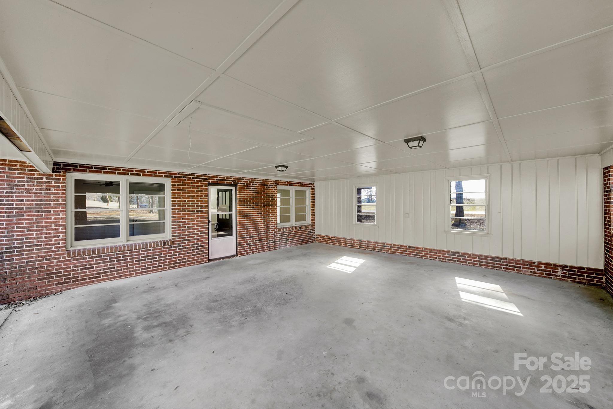 2988 Great Falls Highway Property Photo 5