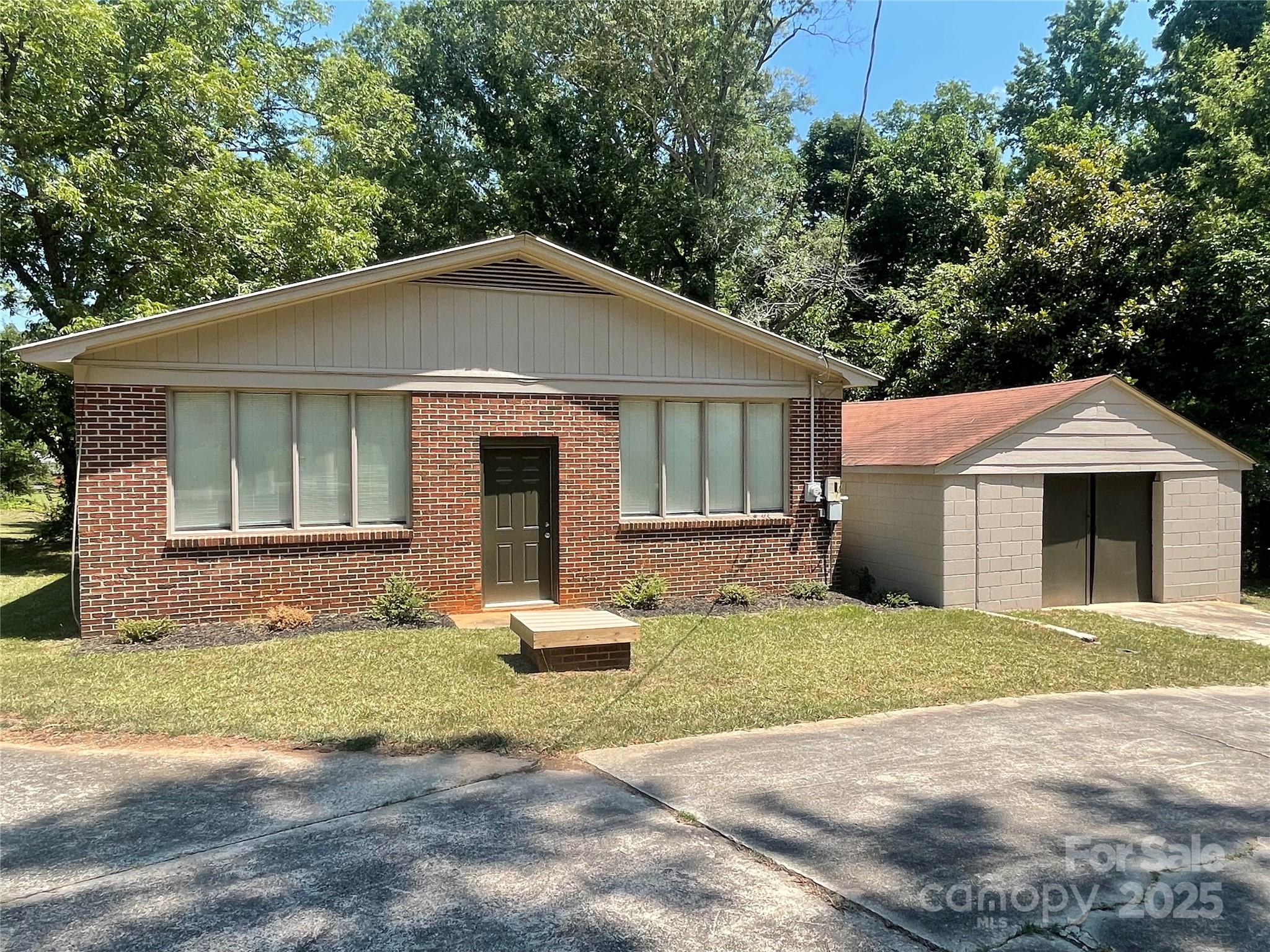 2988 Great Falls Highway Property Photo 7