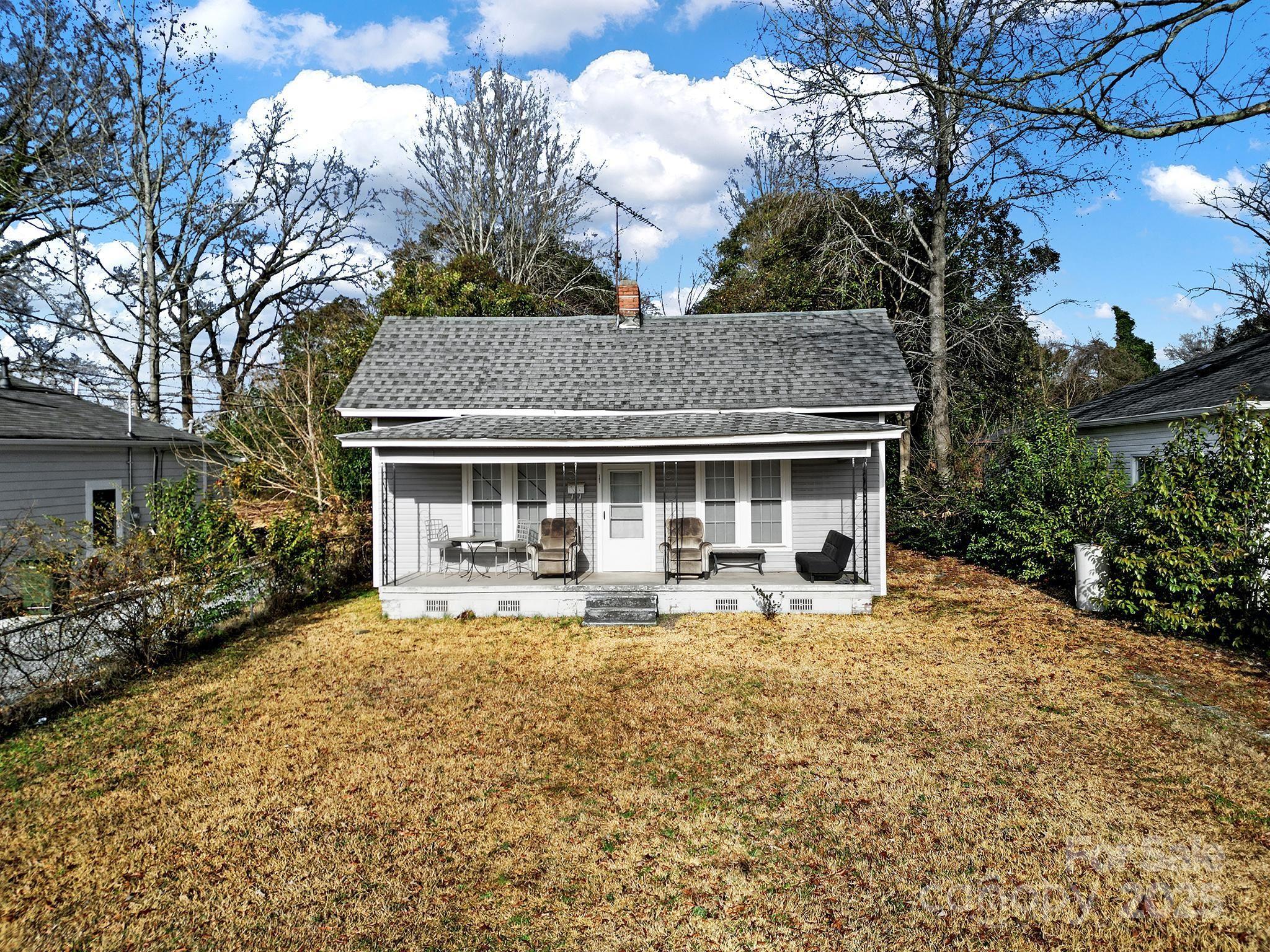 207 Columbia Avenue Property Photo