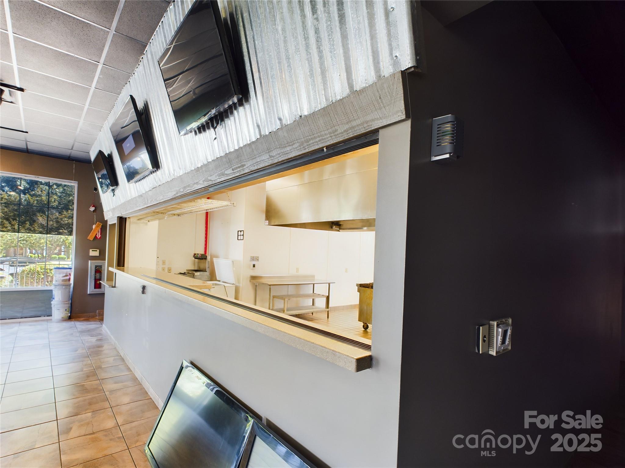 1383 N Center Street Rest. Property Photo 11