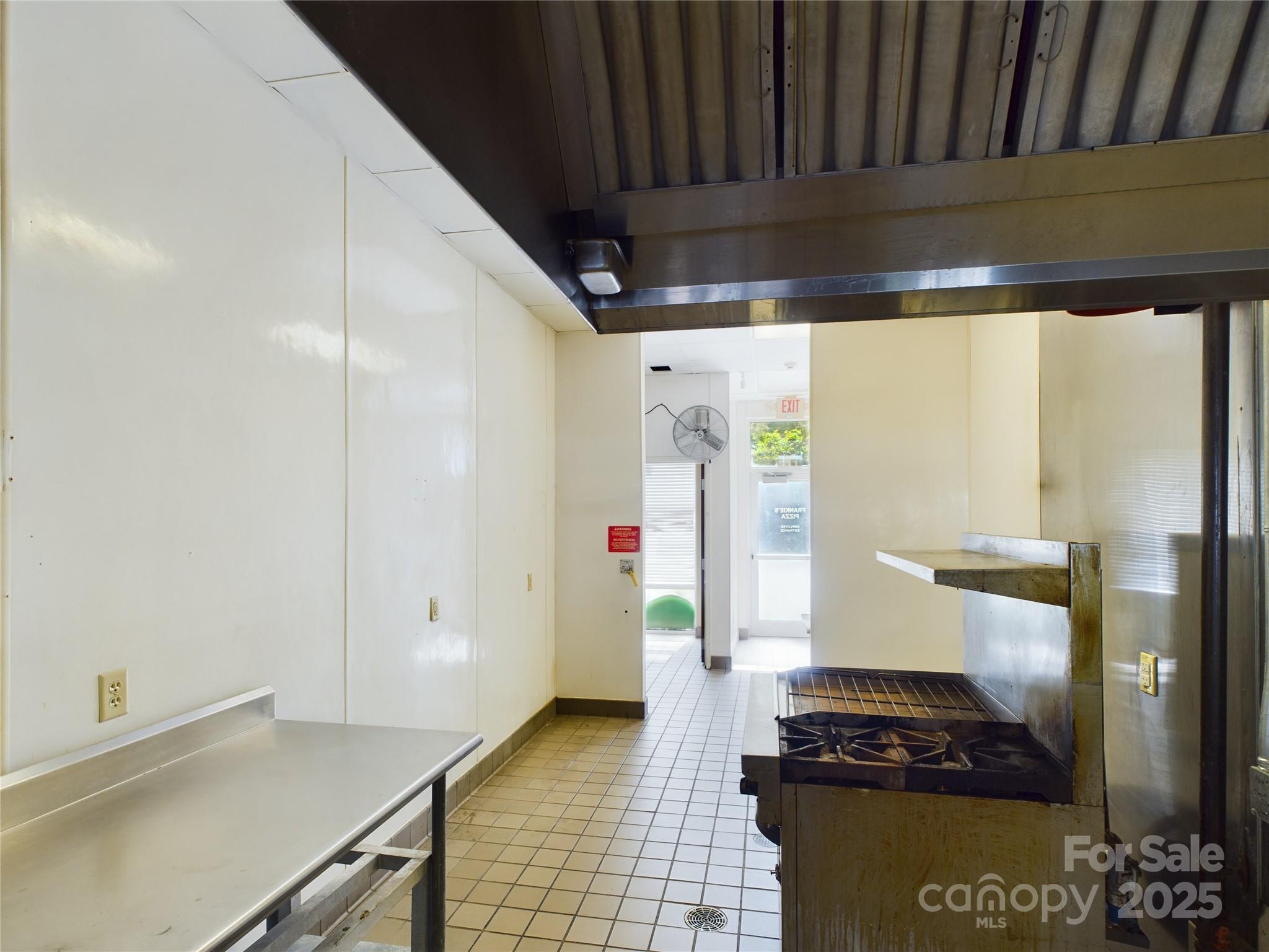 1383 N Center Street Rest. Property Photo 17