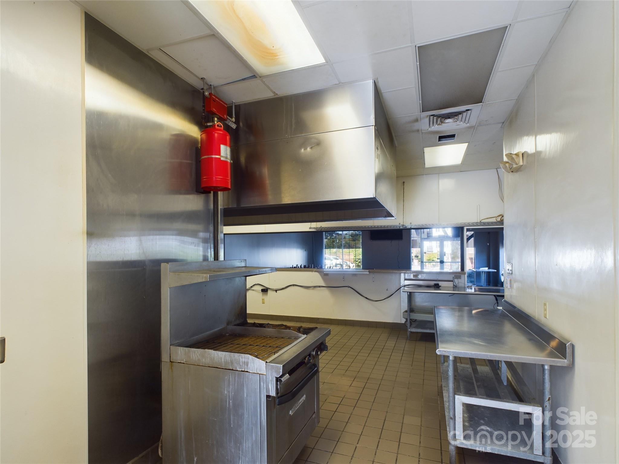 1383 N Center Street Rest. Property Photo 20