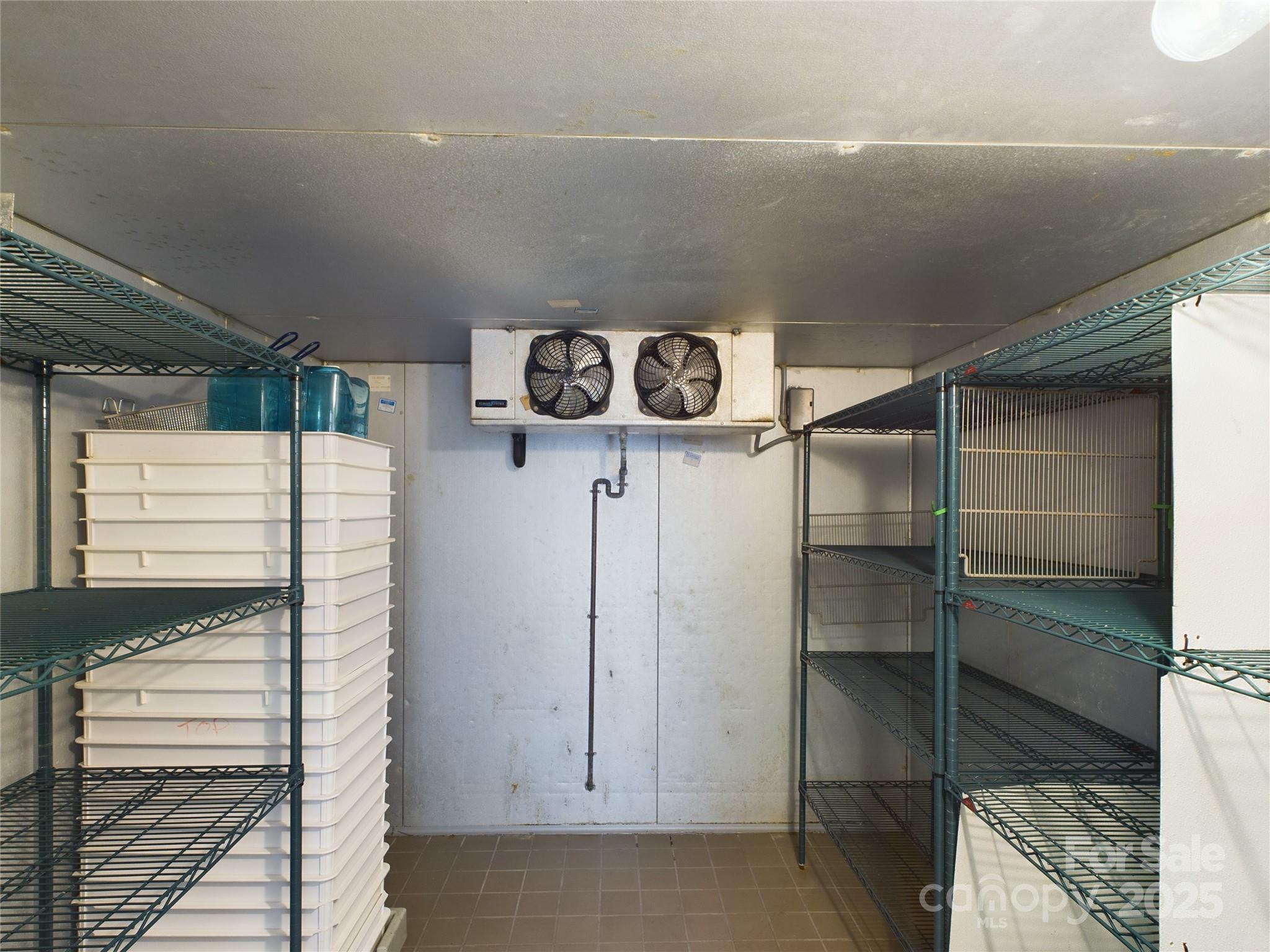 1383 N Center Street Rest. Property Photo 23