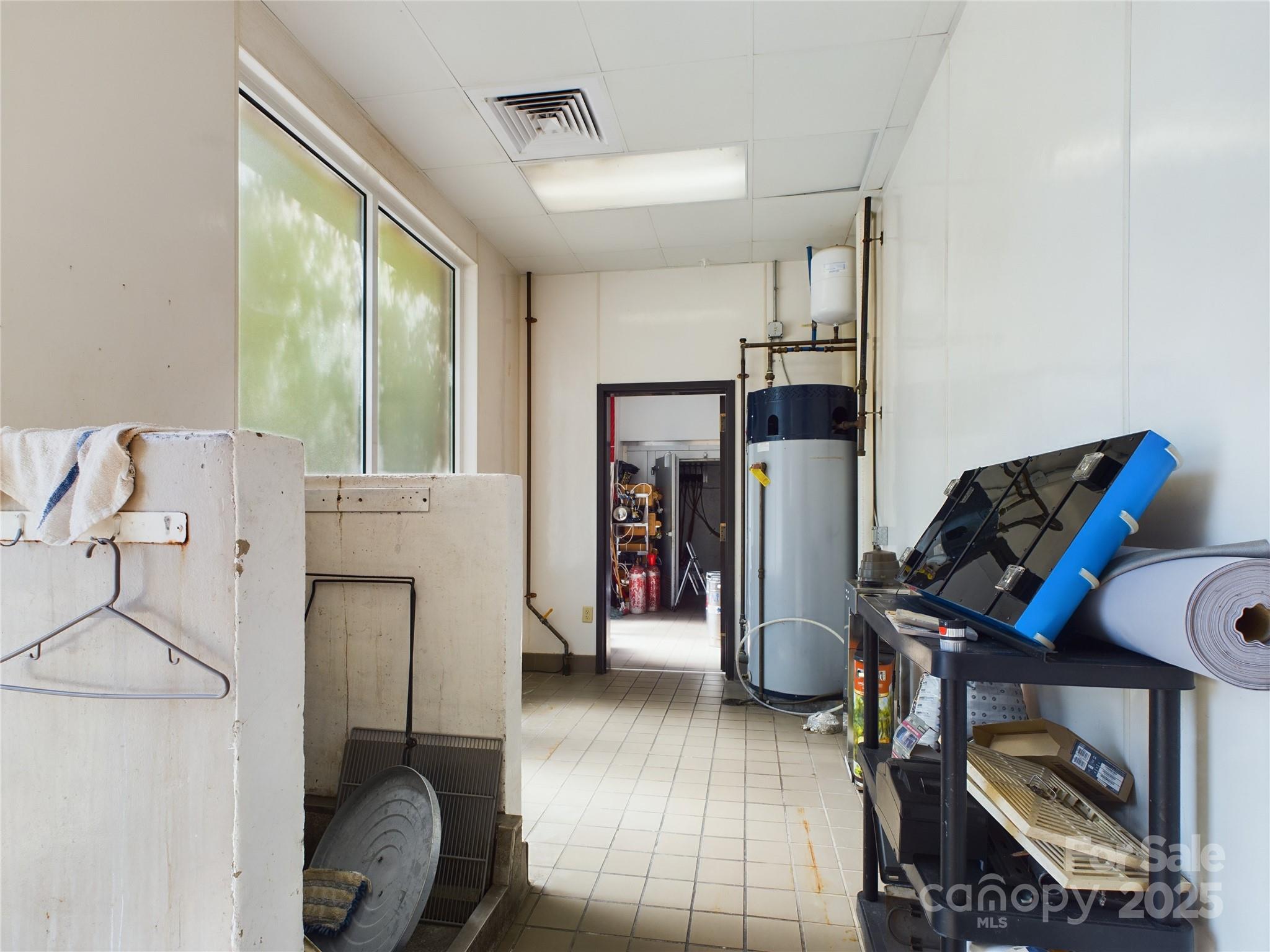 1383 N Center Street Rest. Property Photo 26