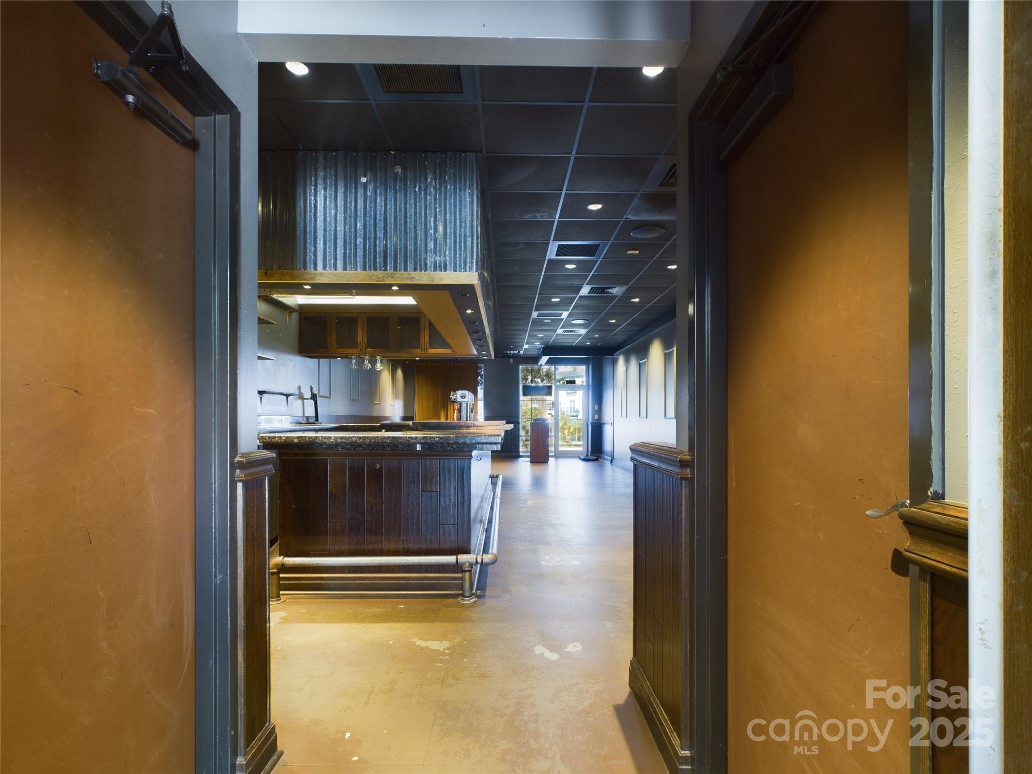1381 N Center Street Bar Property Photo 5