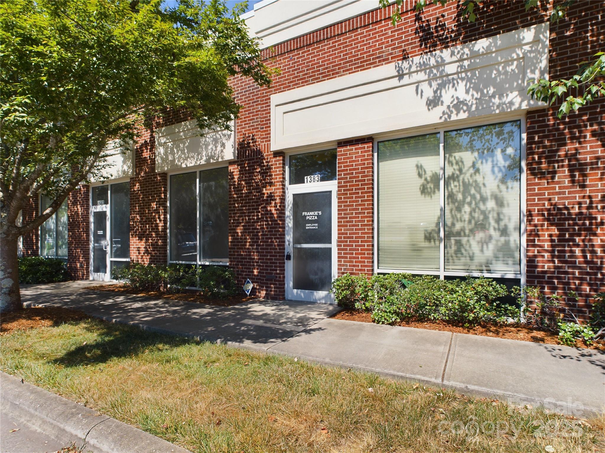 1381 N Center Street Bar Property Photo 15