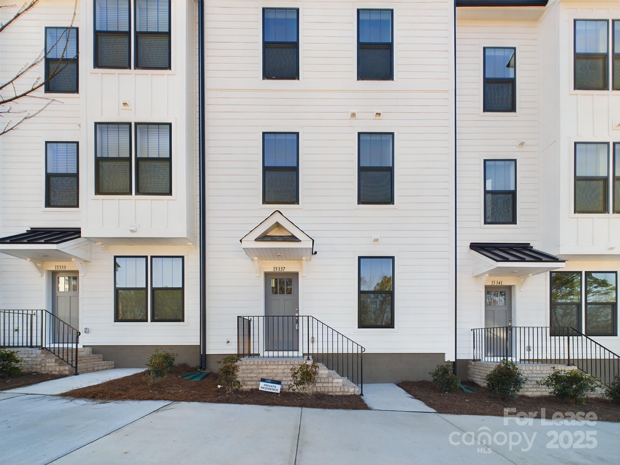15337 Ballancroft Parkway Property Photo