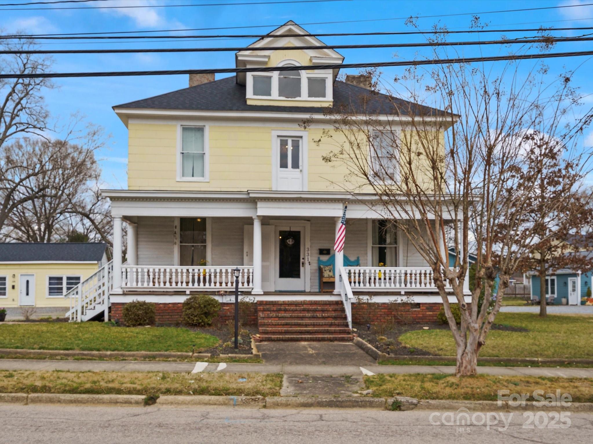 331 E White Street Property Photo