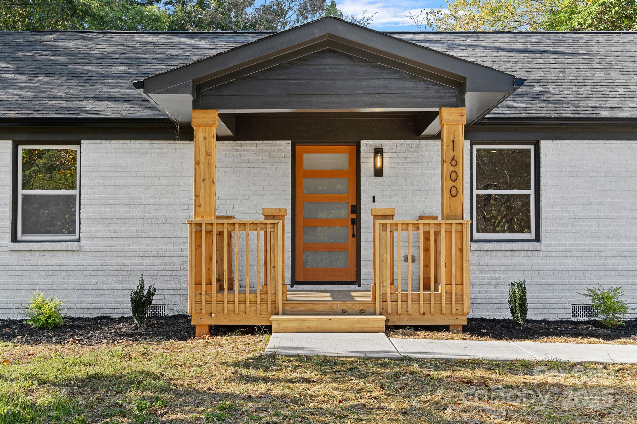 1600 Academy Street Property Photo