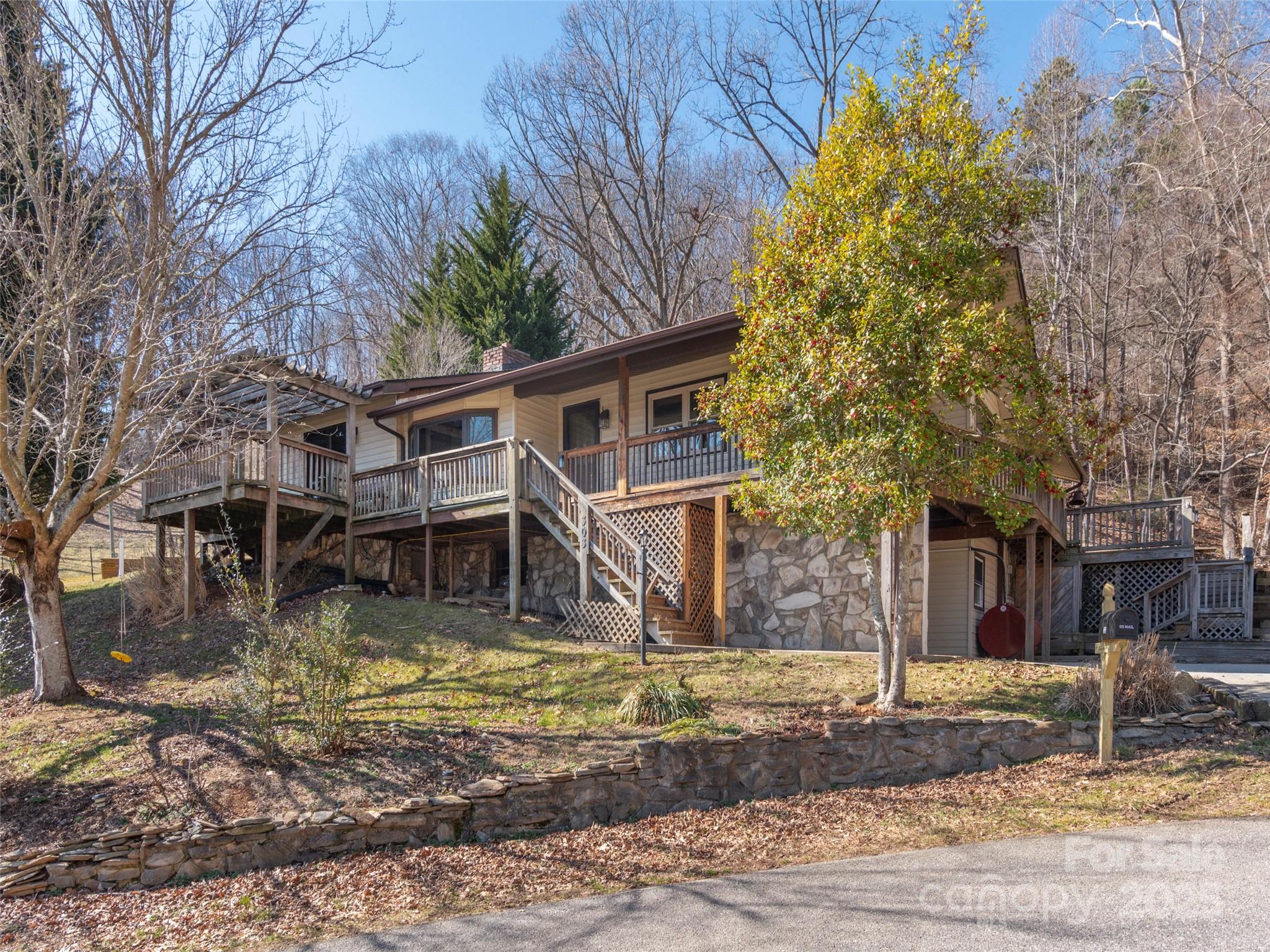303 Miami Drive Property Photo