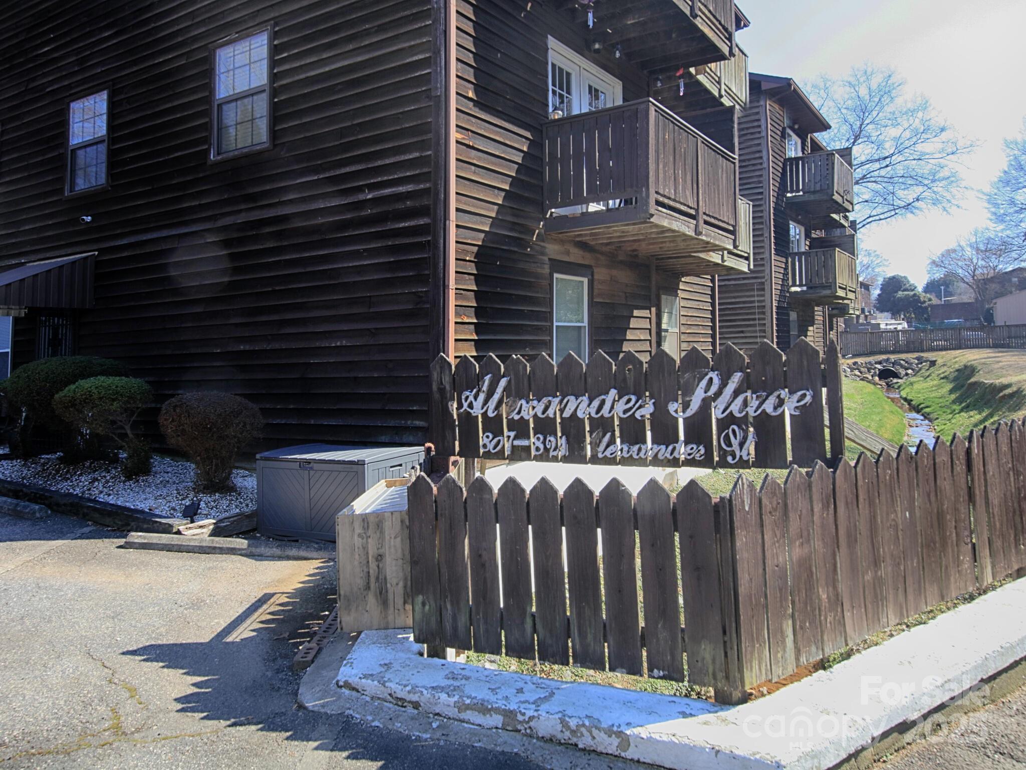 813 Alexander Street Property Photo