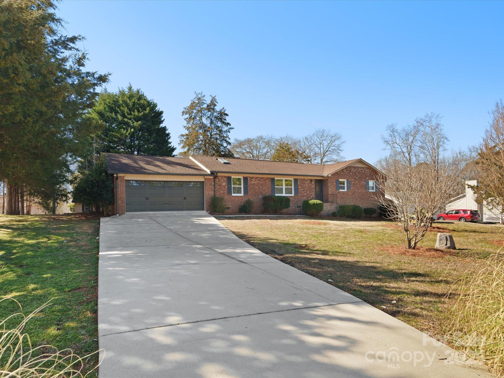 1050 Sheraton Way Property Photo