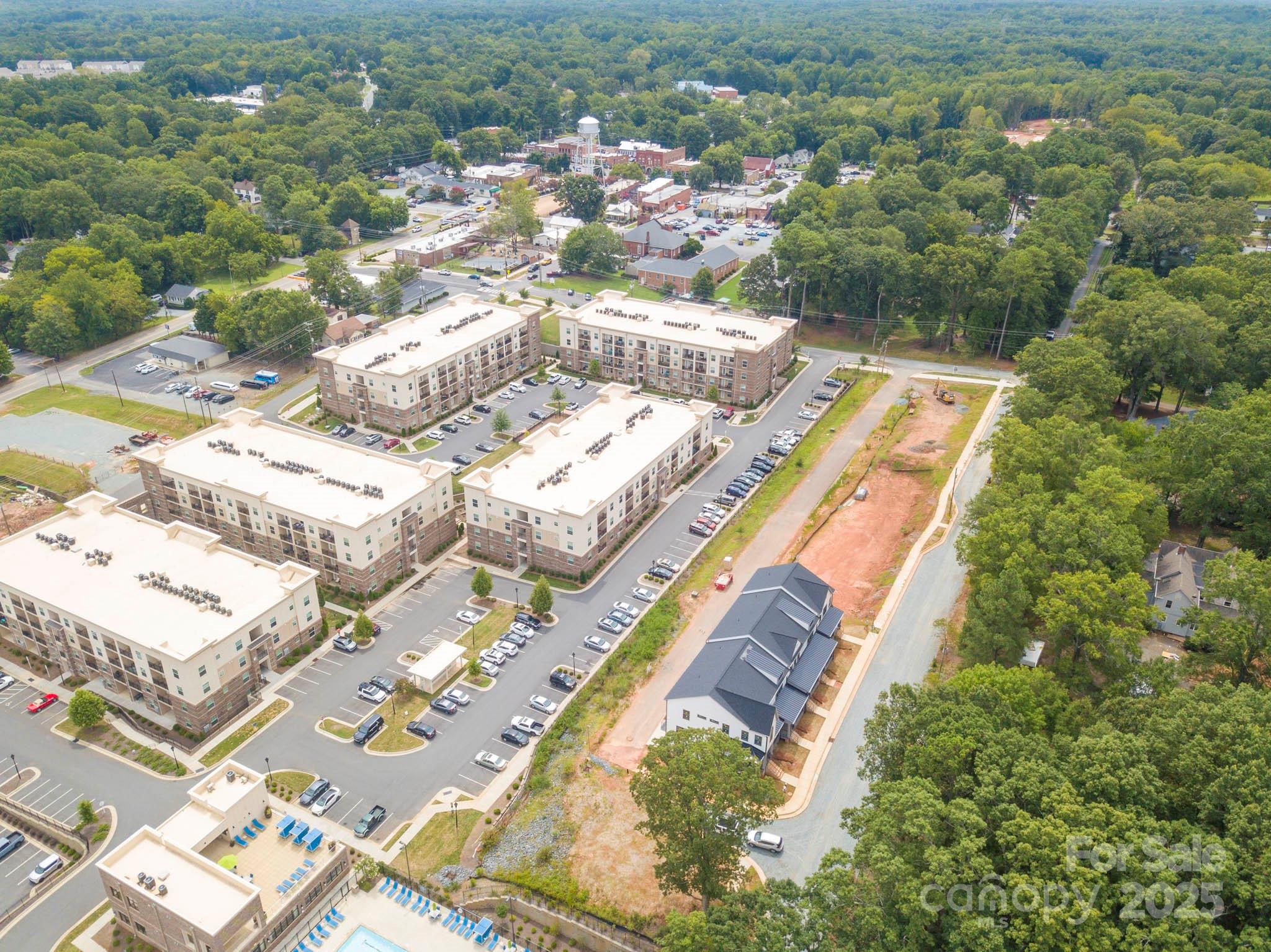 300 N Broad Street Property Photo