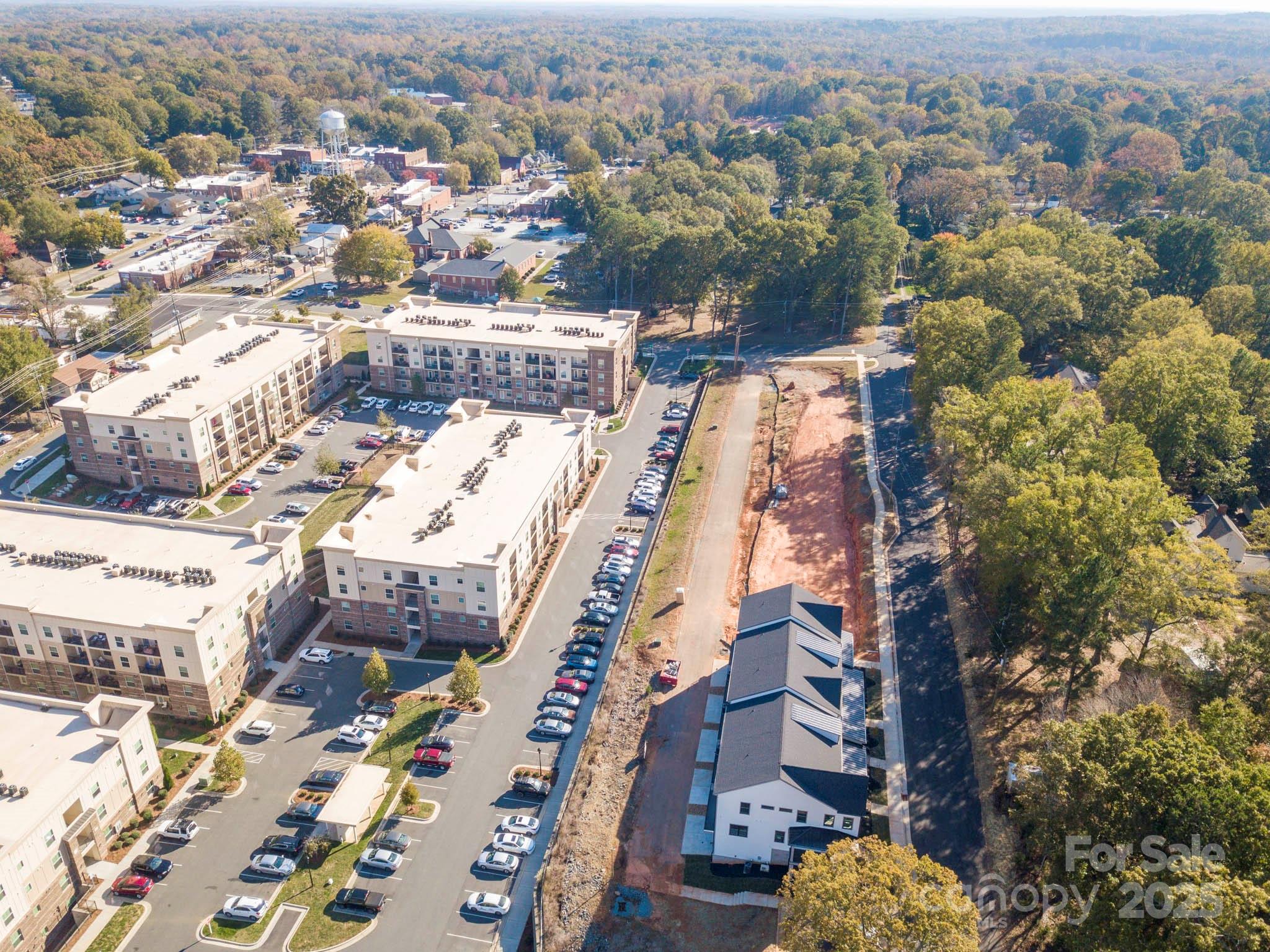 300 N Broad Street Property Photo 2