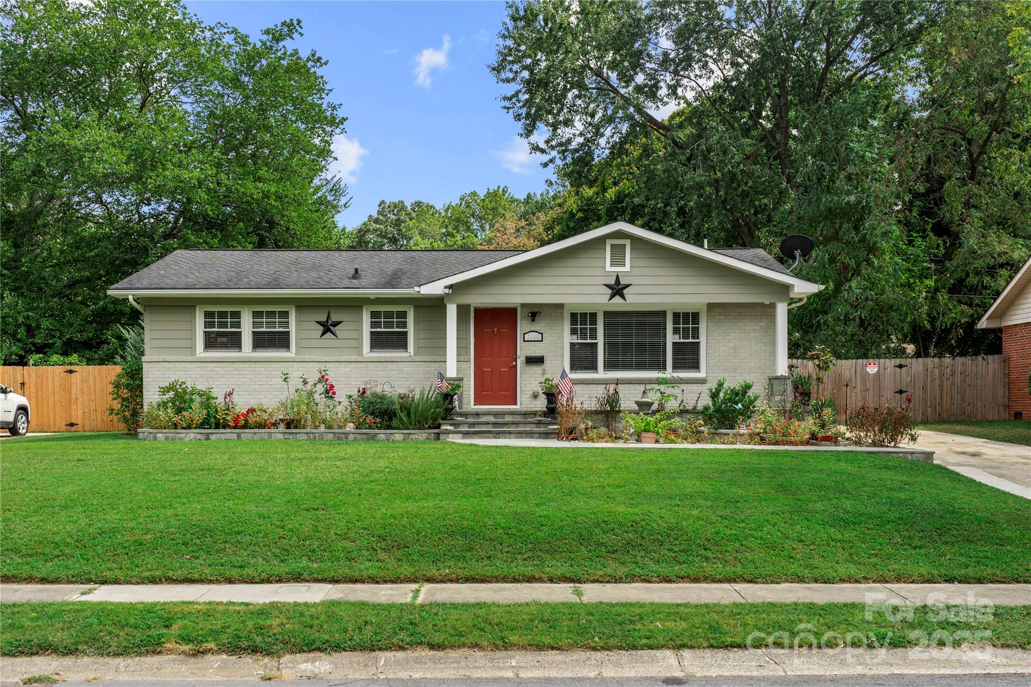 3949 Fieldcrest Road Property Photo