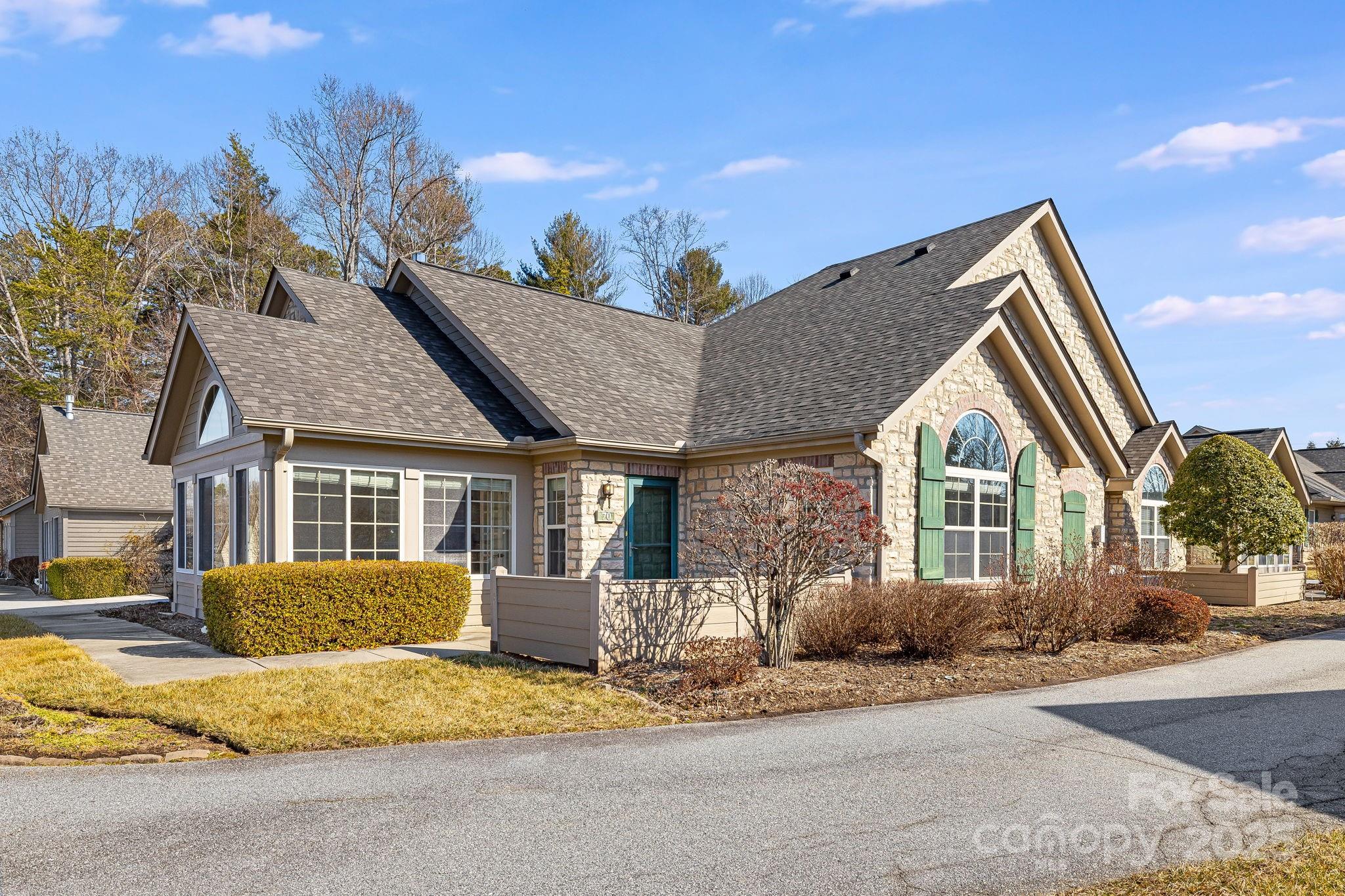 70 Summerfield Place Property Photo