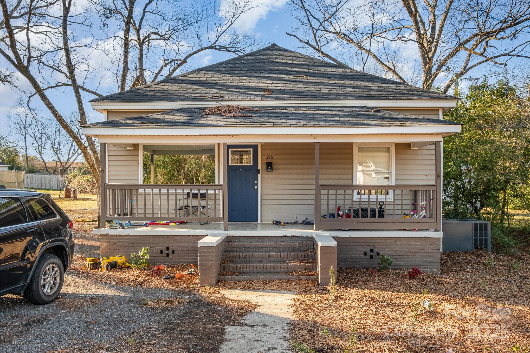 219 & 219.5 Wall Street Property Photo