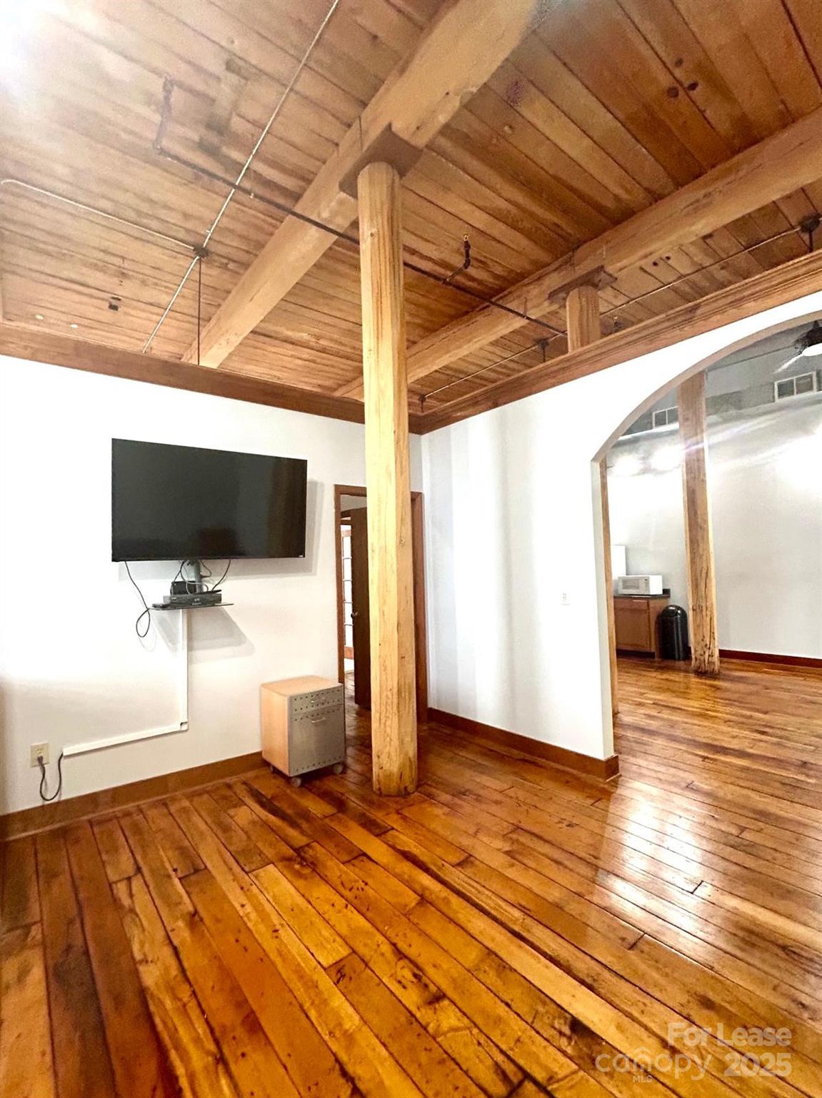 1 Buffalo Avenue Property Photo 13