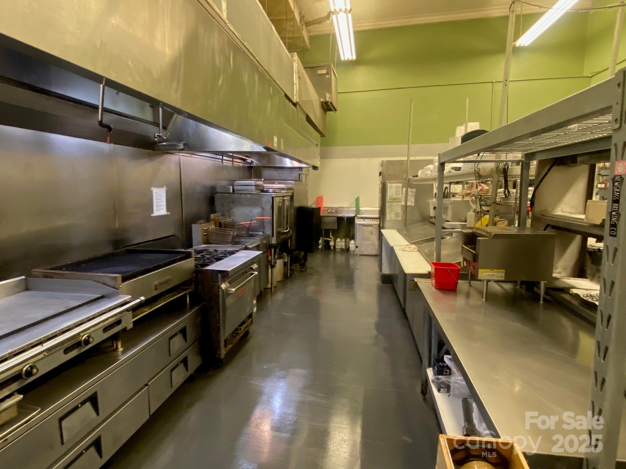 100 Main Street Property Photo 8