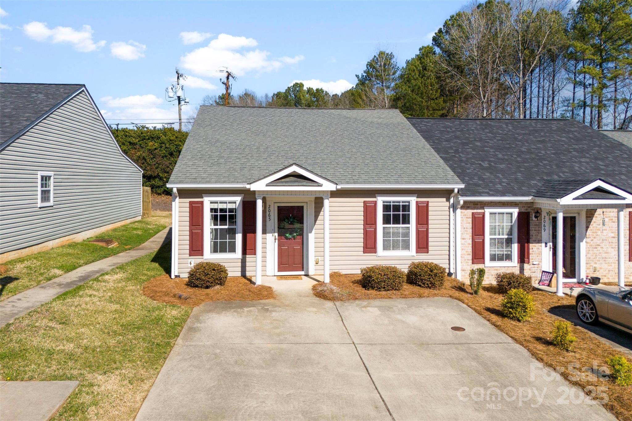 2065 Pin Oak Place Property Photo