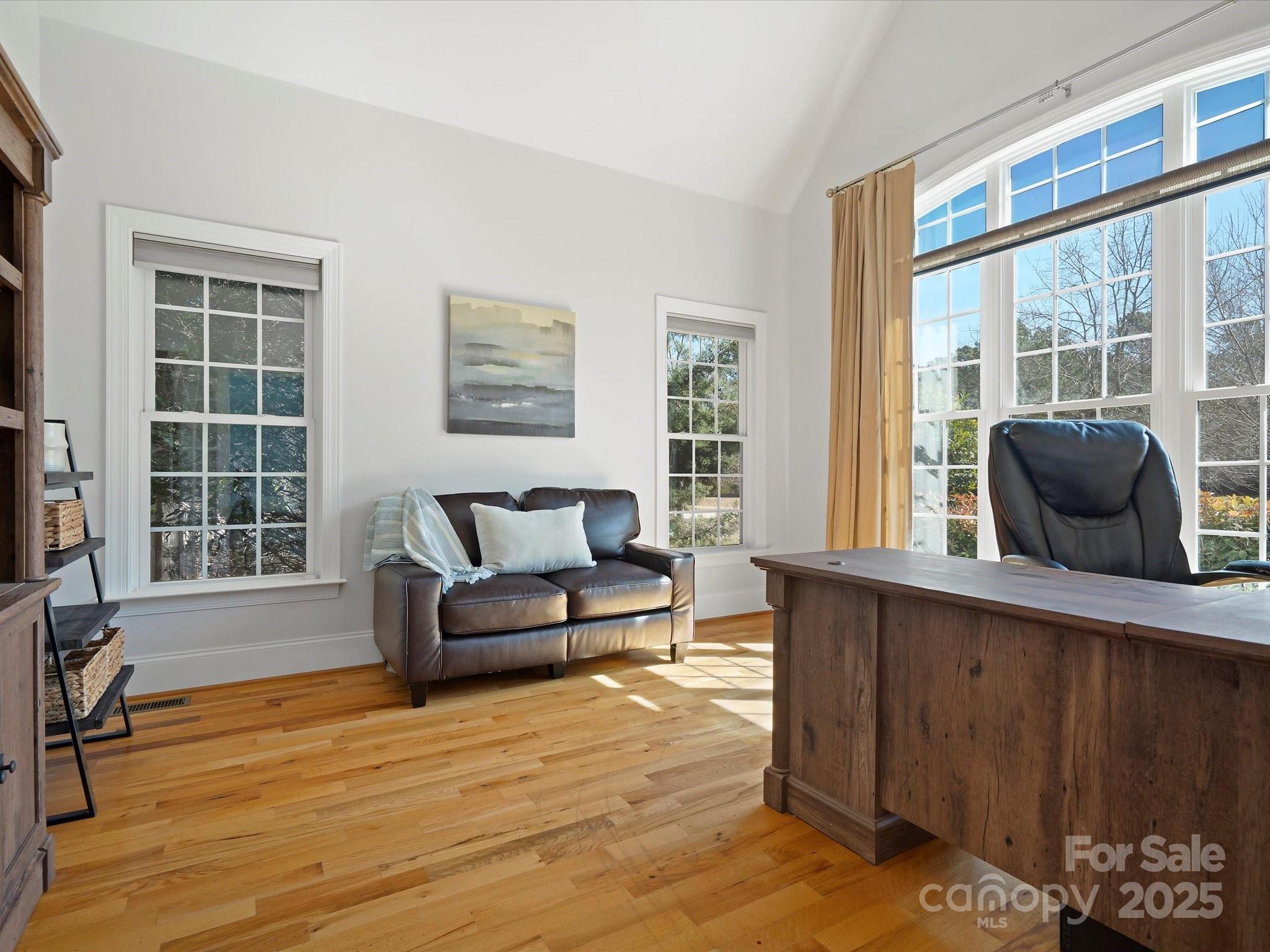 2553 Cozy Cove Drive Property Photo 4