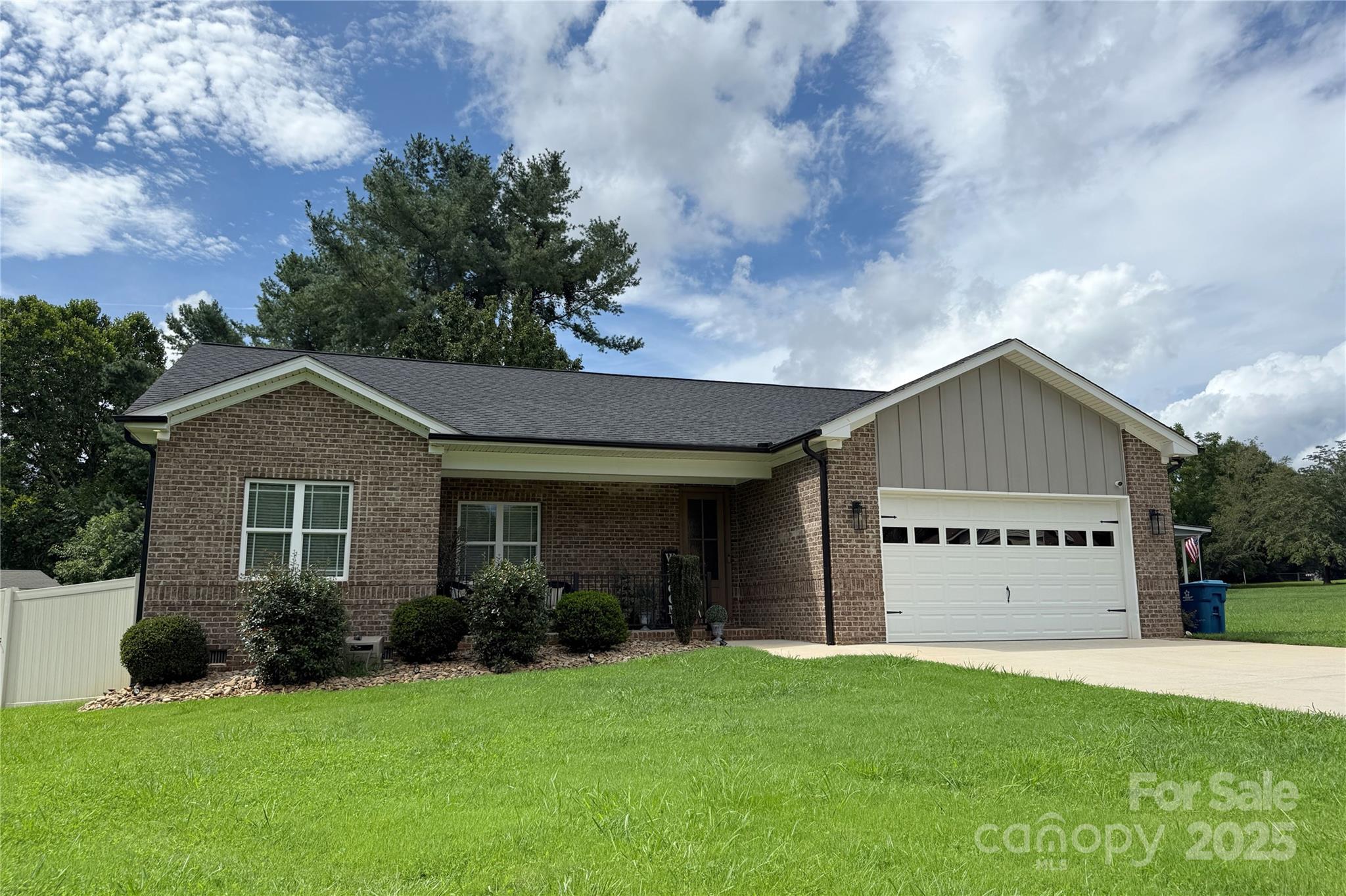 5324 Stonewood Drive Property Photo 1