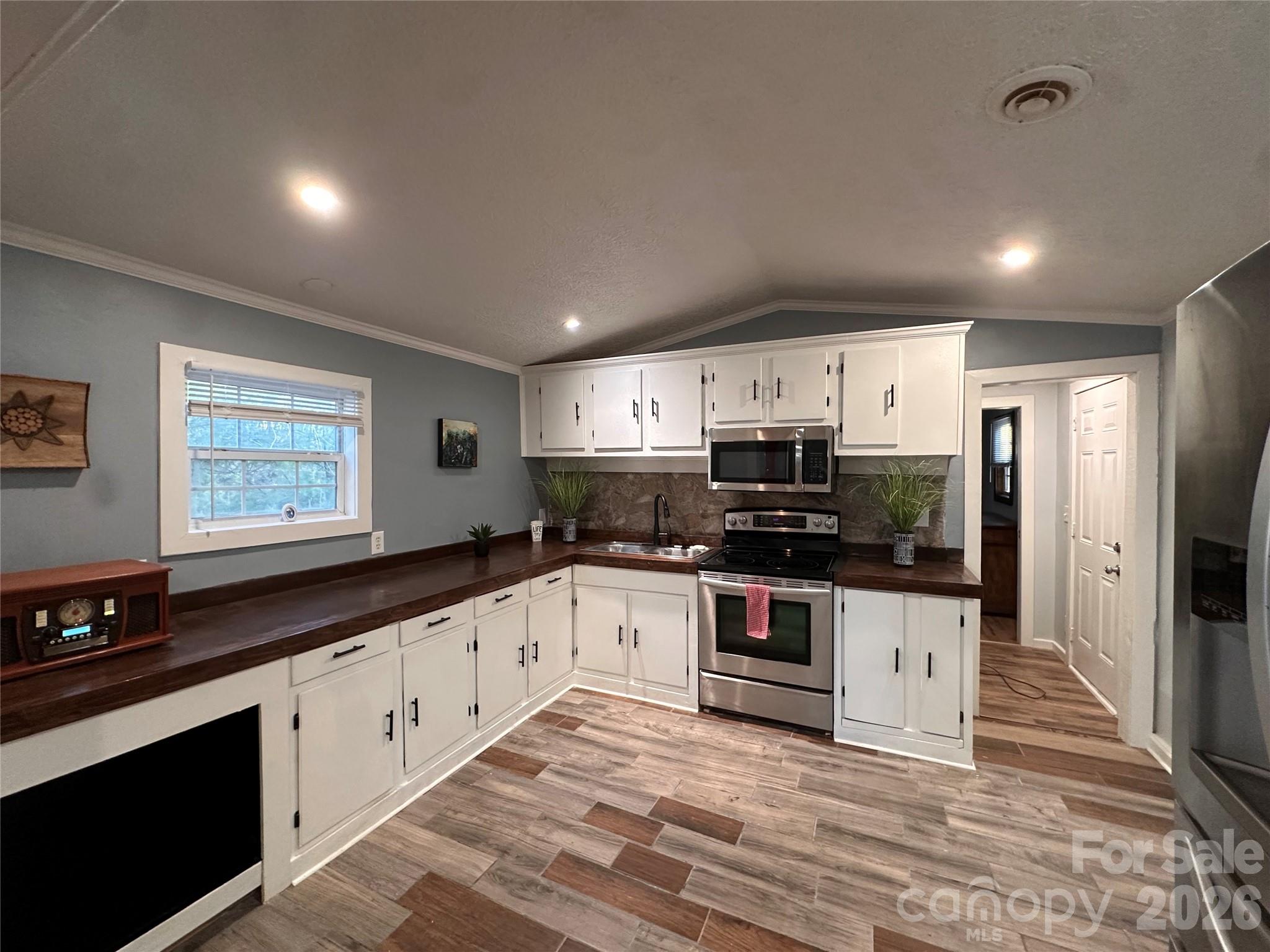 113 Highlander Street Property Photo 1