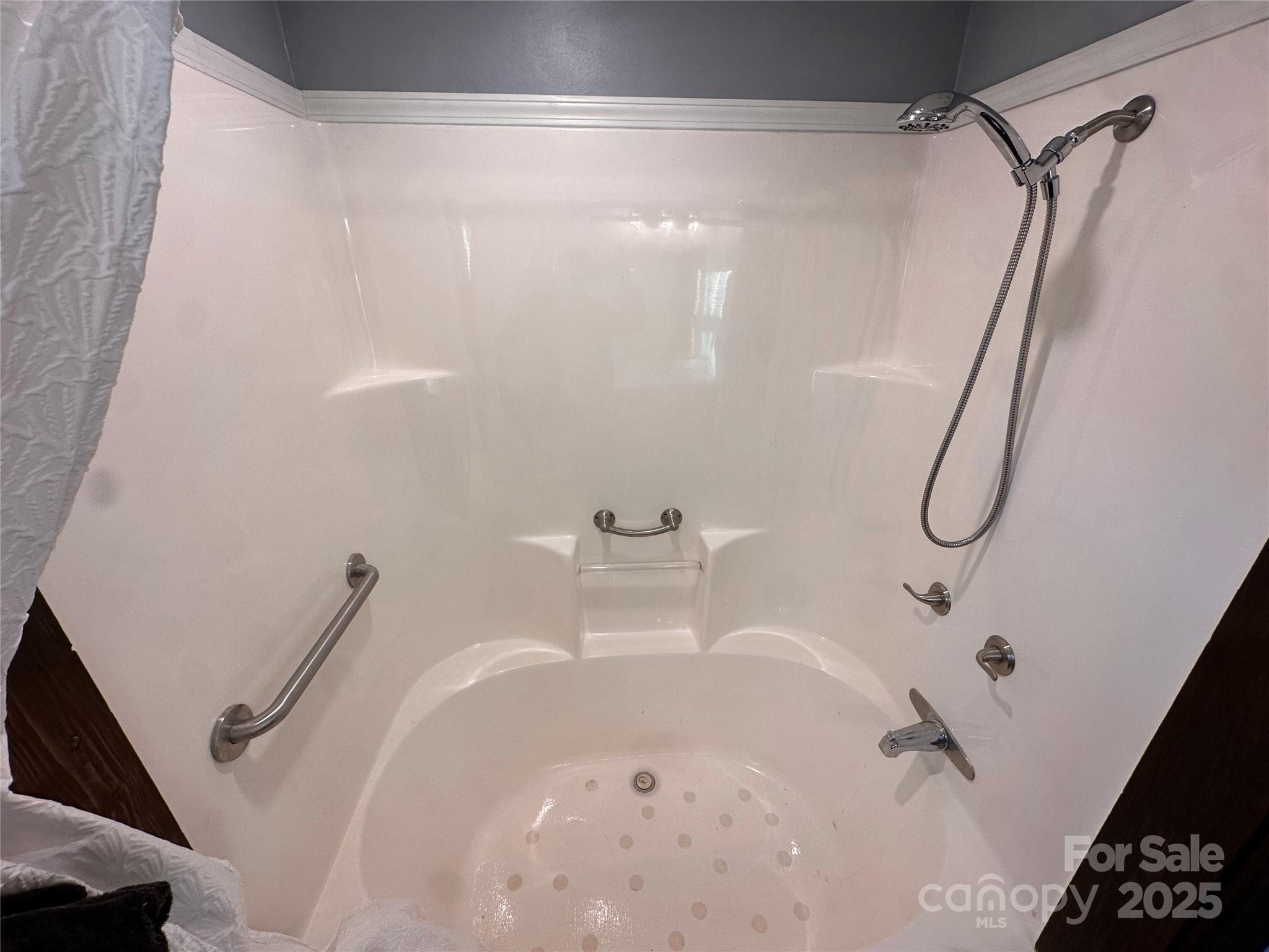 113 Highlander Street Property Photo 8