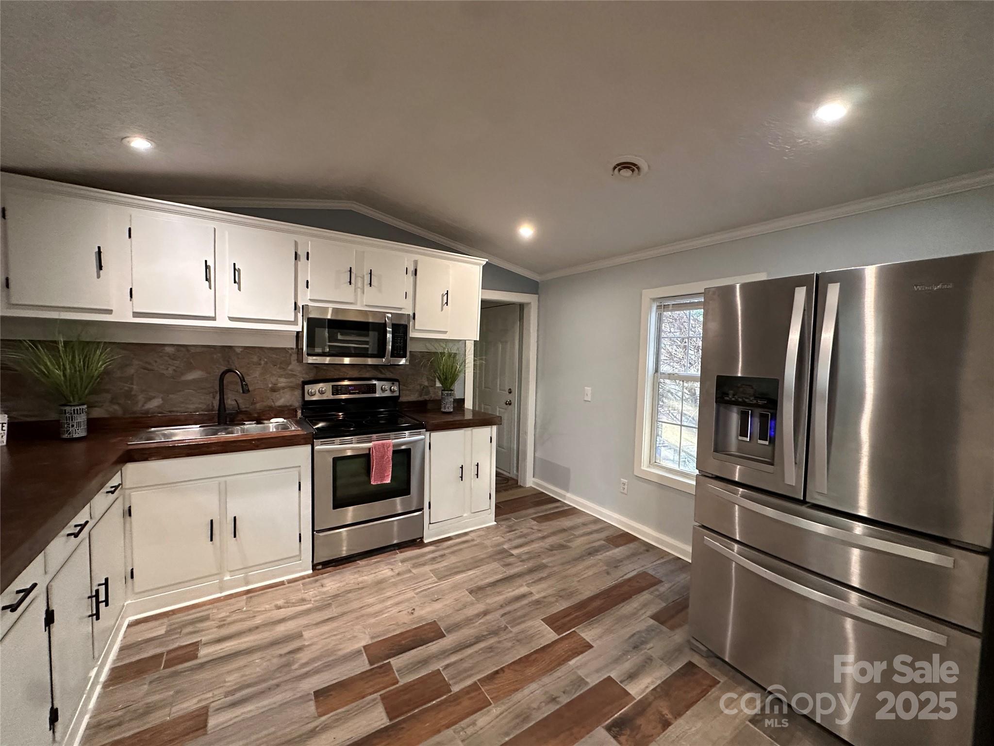 113 Highlander Street Property Photo 28