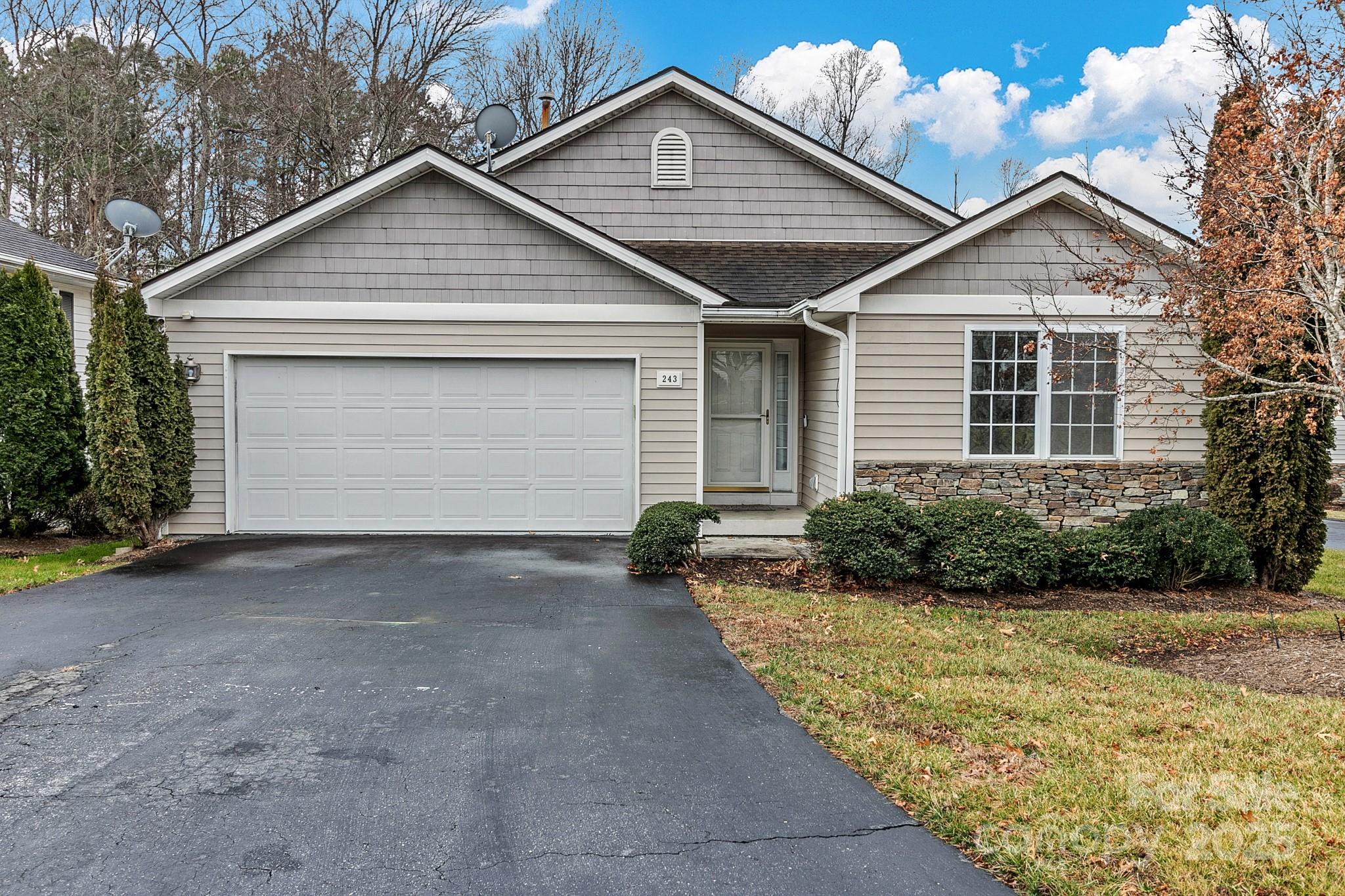 243 Highland Golf Drive Property Photo