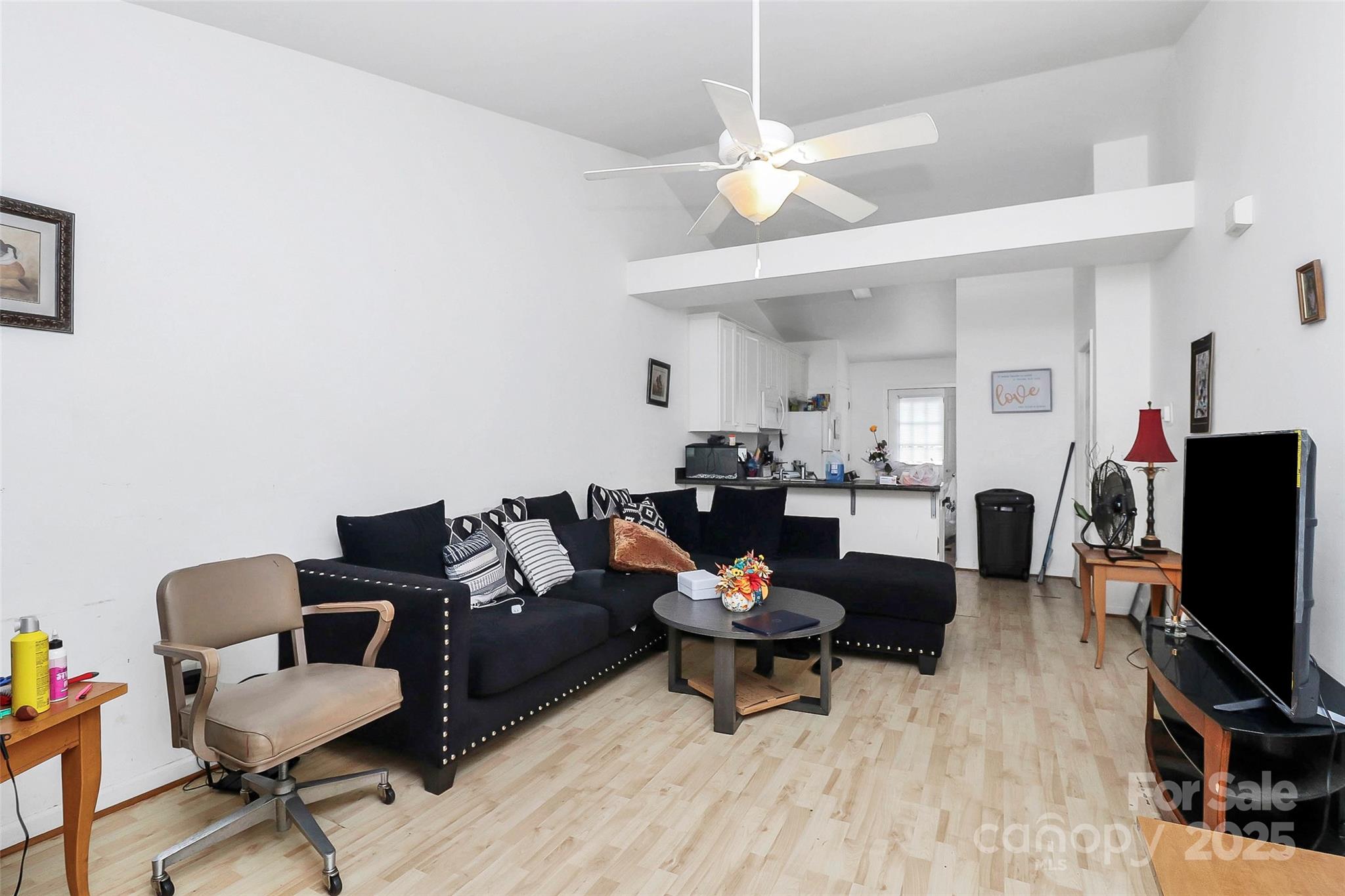 307 W Mcneely Avenue Property Photo 4