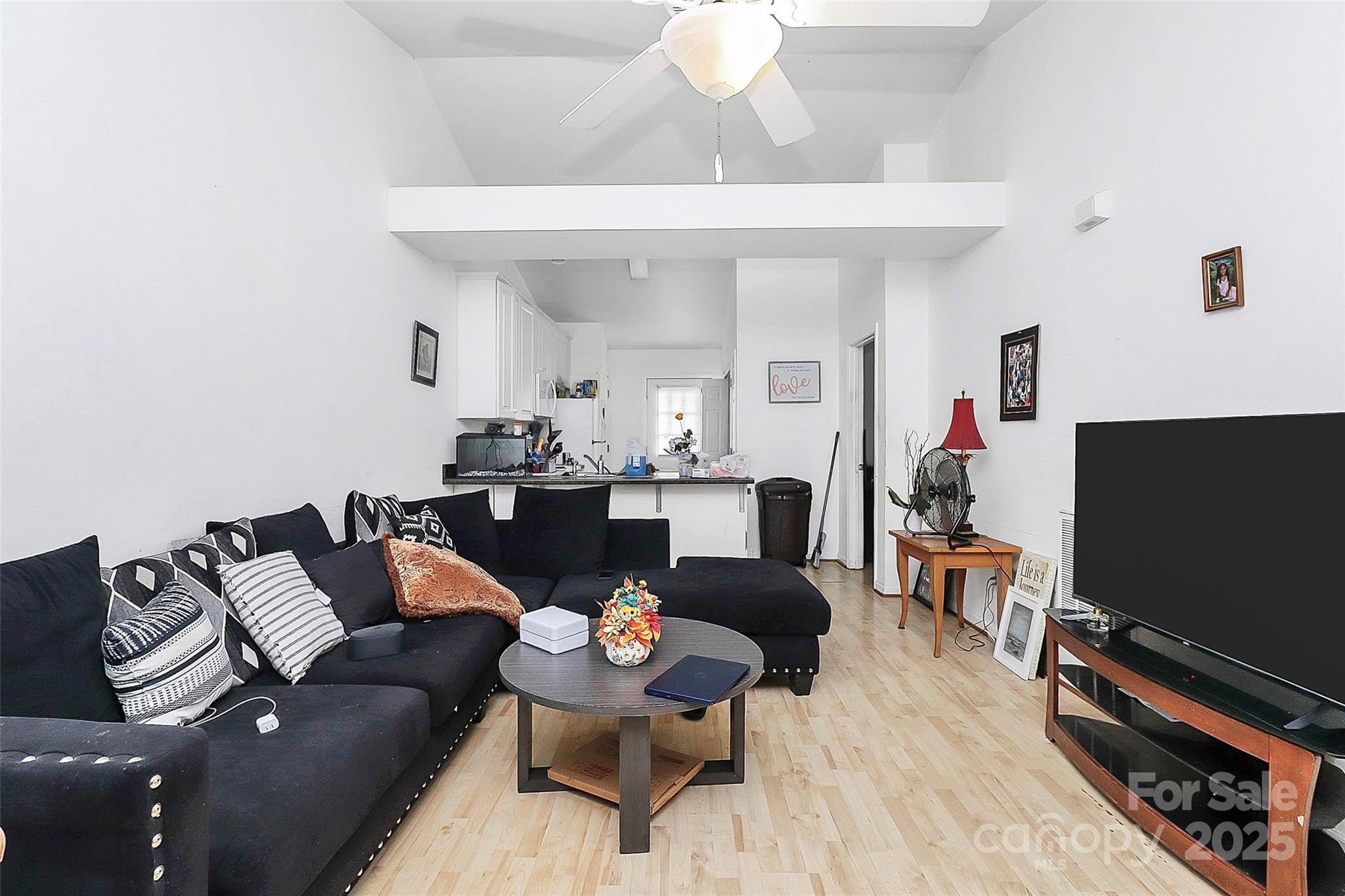 307 W Mcneely Avenue Property Photo 5