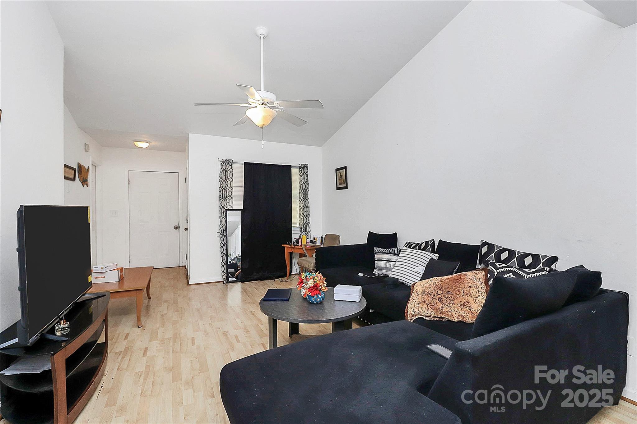 307 W Mcneely Avenue Property Photo 6