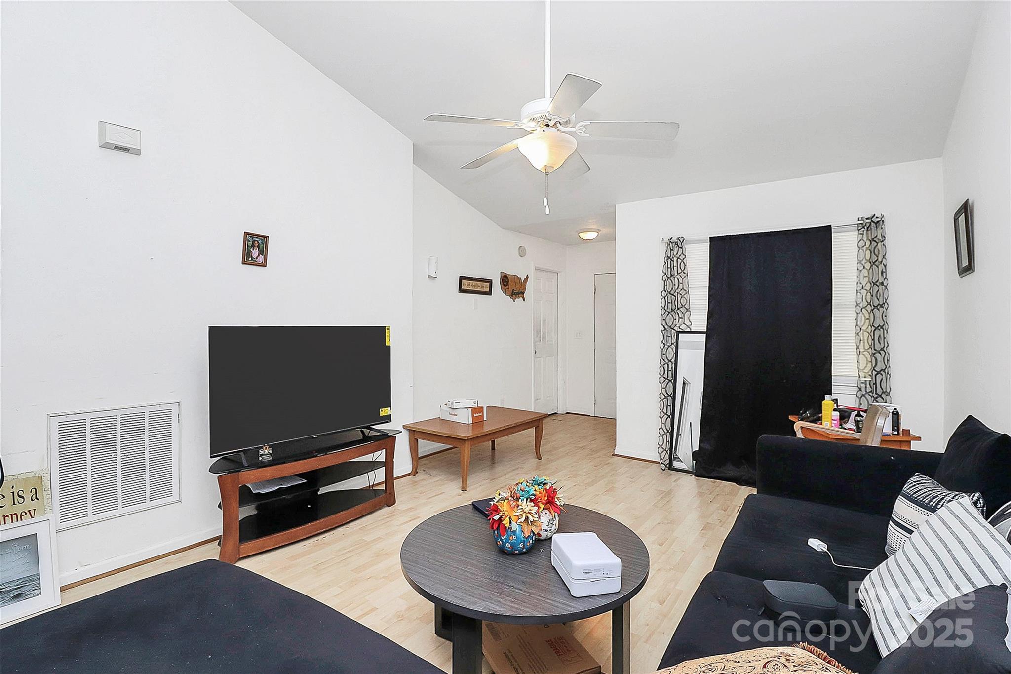 307 W Mcneely Avenue Property Photo 7