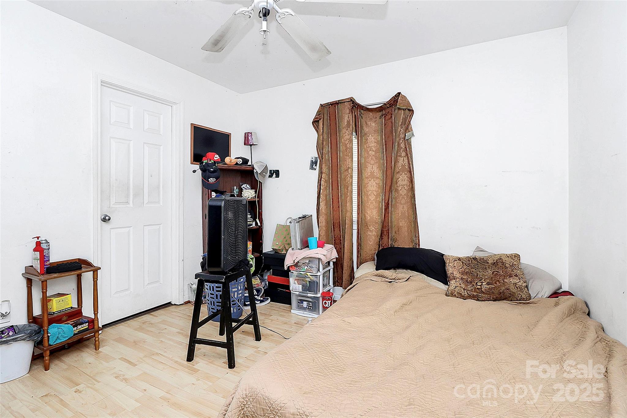 307 W Mcneely Avenue Property Photo 8
