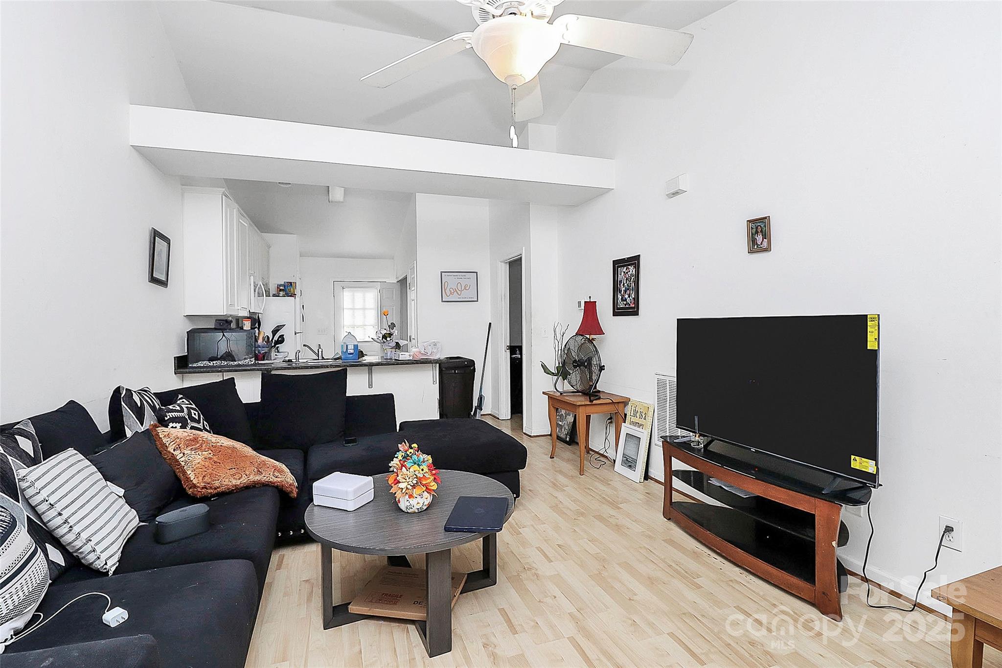 307 W Mcneely Avenue Property Photo 11