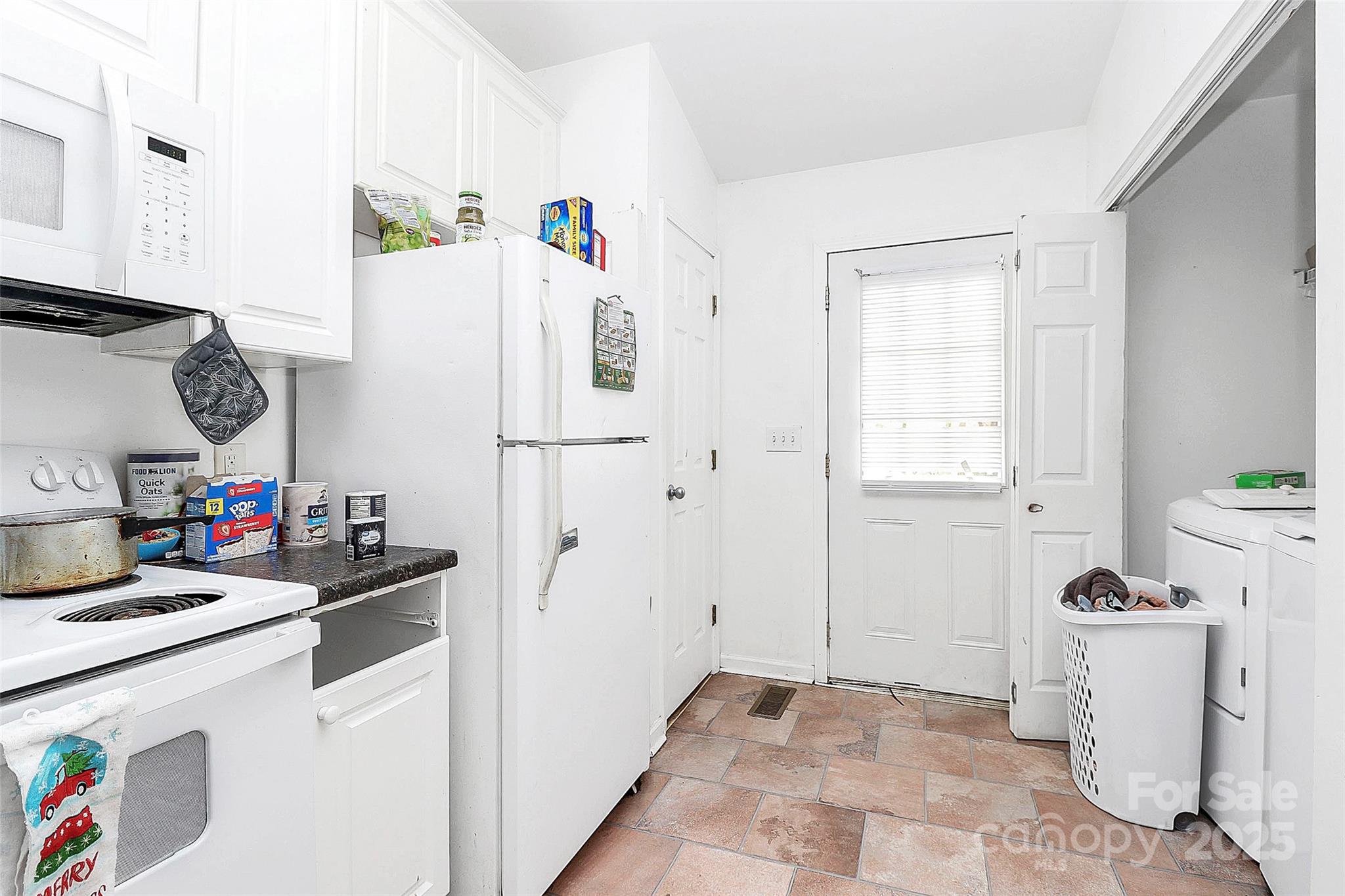 307 W Mcneely Avenue Property Photo 13