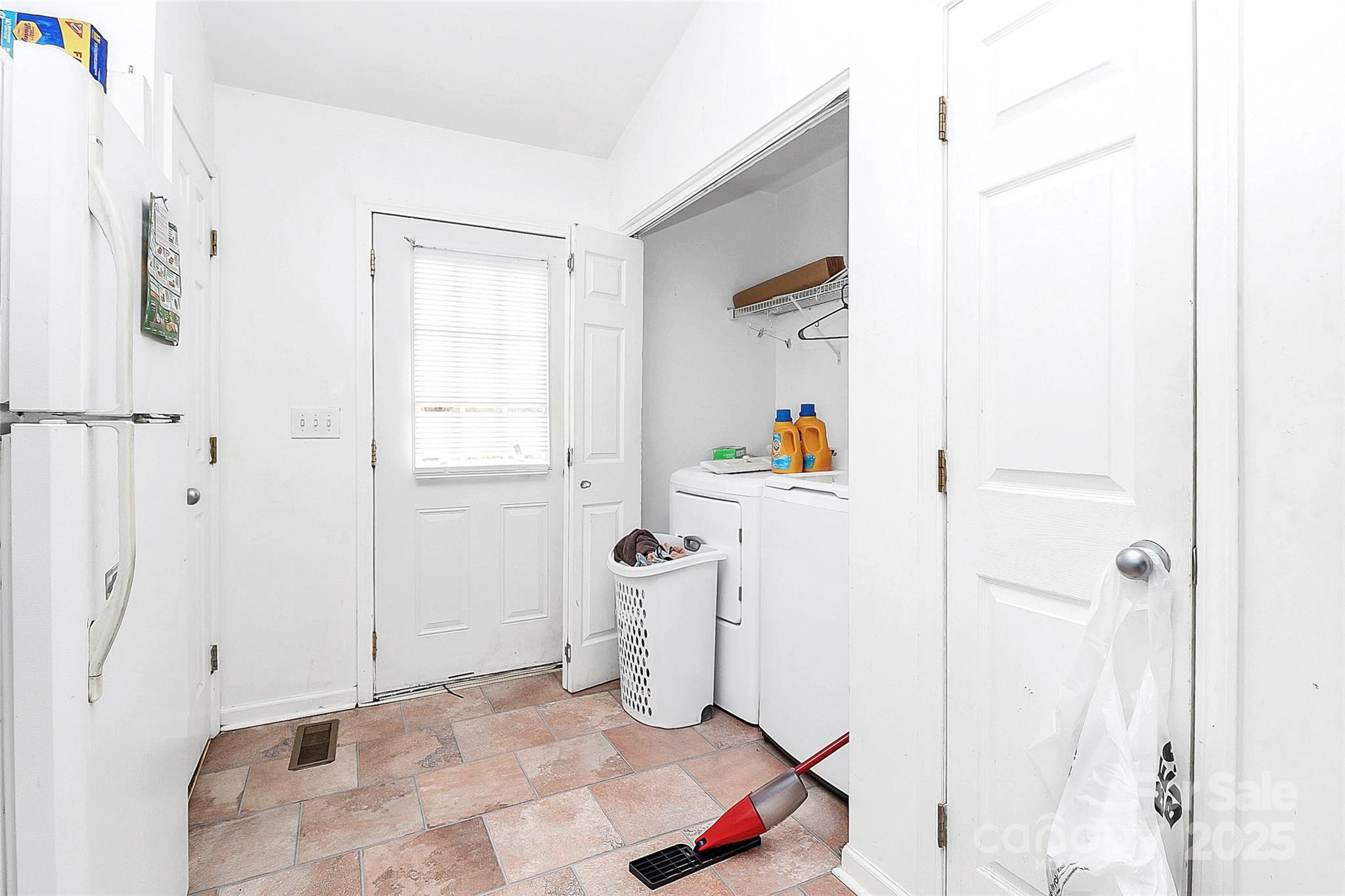 307 W Mcneely Avenue Property Photo 15